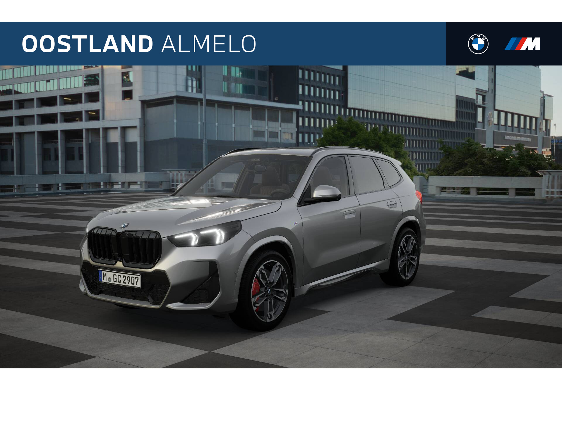 BMW X1 sDrive20i High Executive M Sport Automaat / Trekhaak / Sportstoelen / Adaptieve LED / M Adaptief onderstel / Parking Assistant Plus / Head-Up / Comfort Access