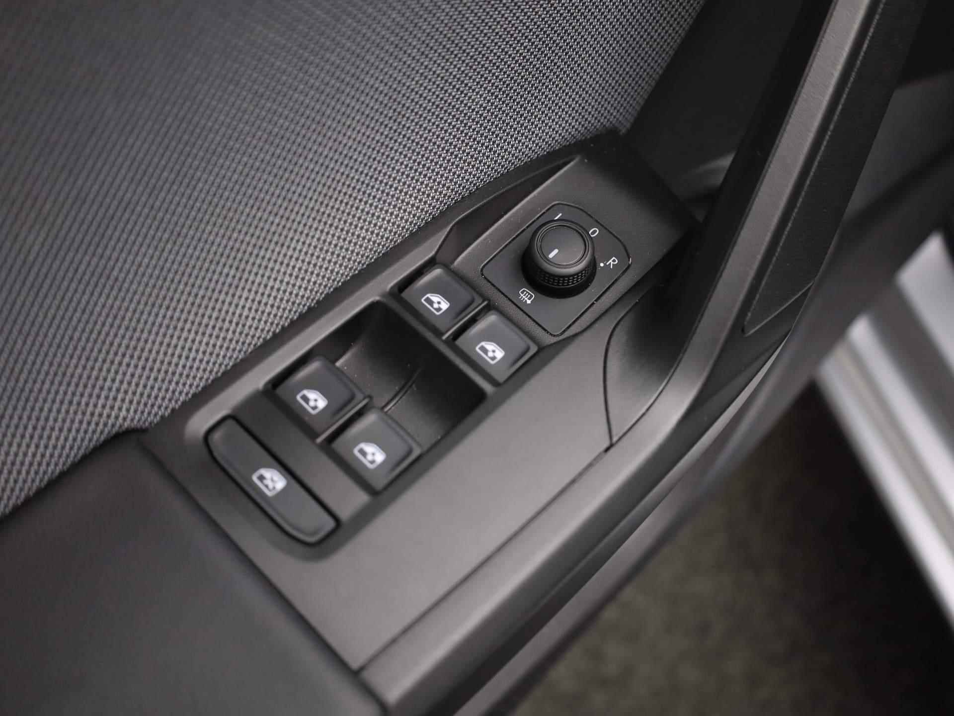 SEAT Leon 1.5TSI/130PK Style · Navigatie · Parkeersensoren · Stoelverwarming - 17/31