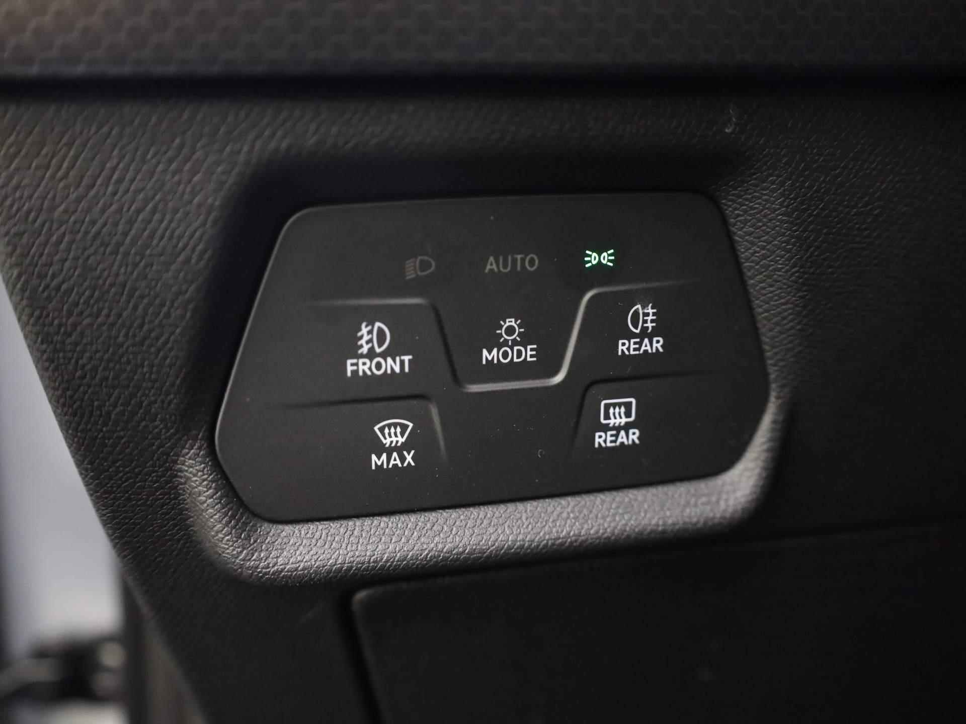SEAT Leon 1.5TSI/130PK Style · Navigatie · Parkeersensoren · Stoelverwarming - 18/31