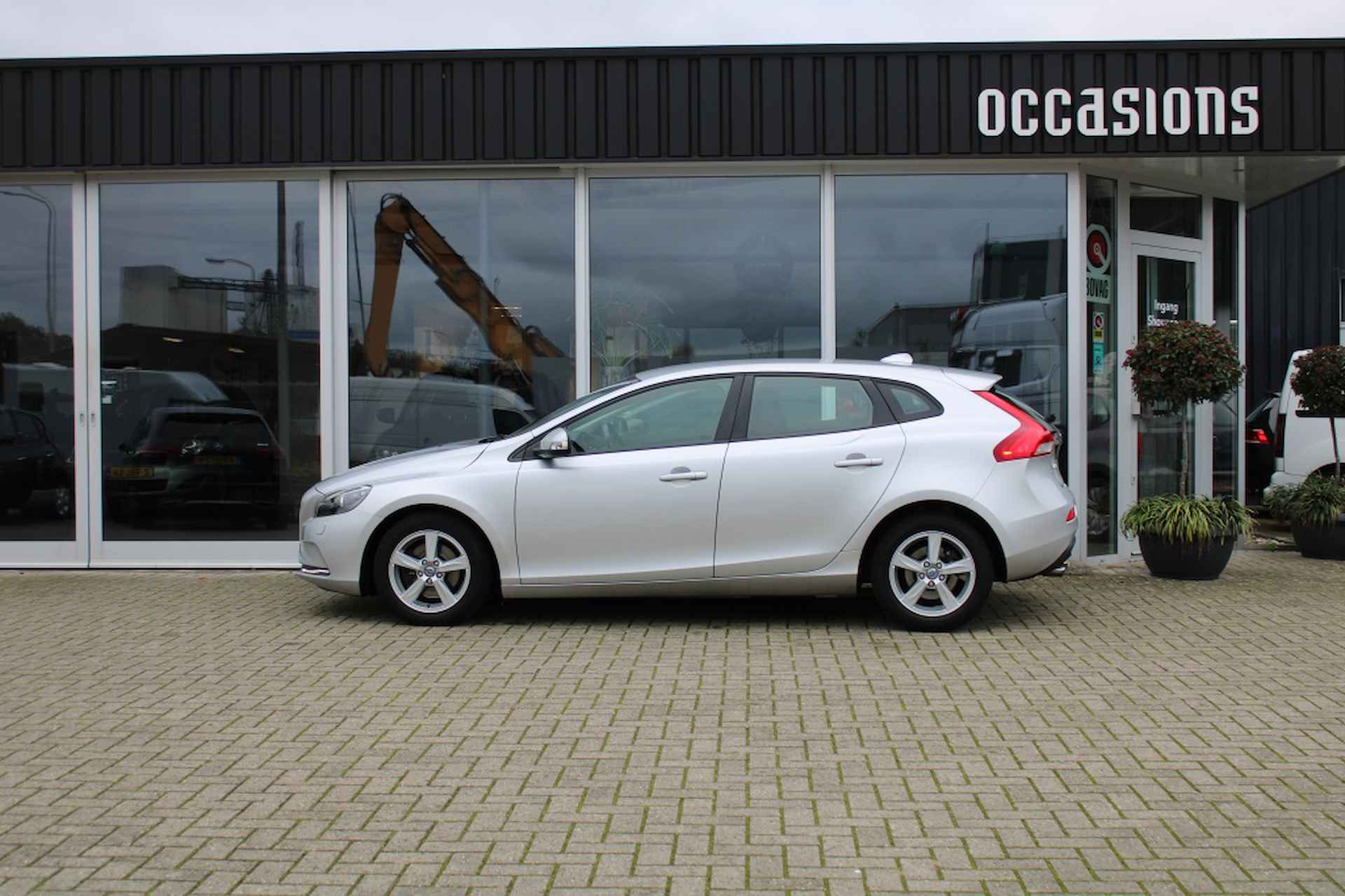 Volvo V40 1.6 T2 Kinetic - 2/18