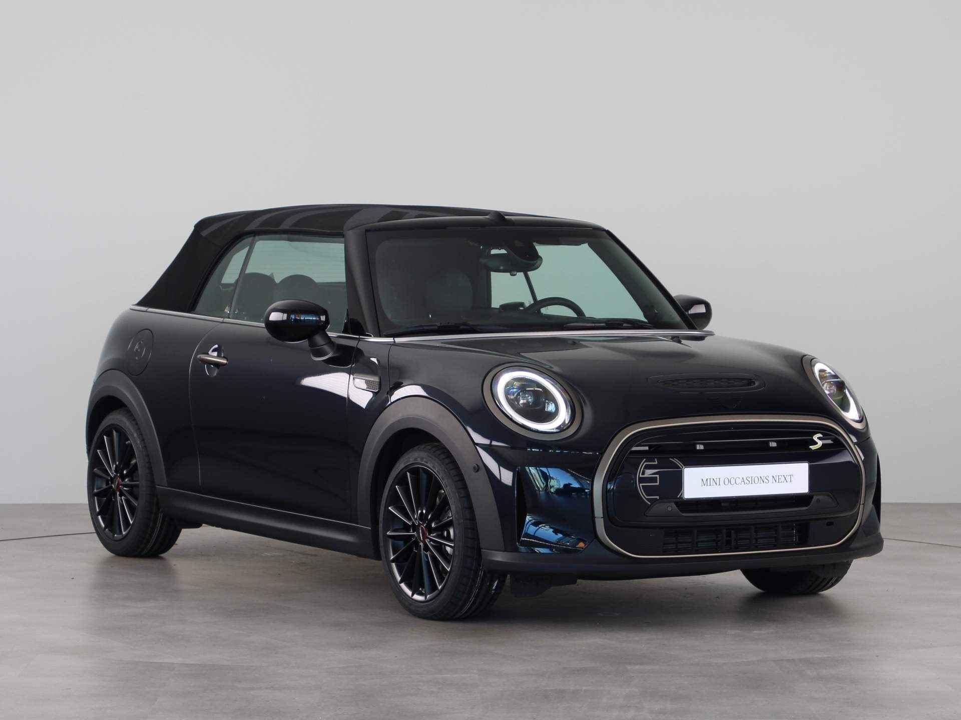 MINI Cabrio Electric Yours - 8/28