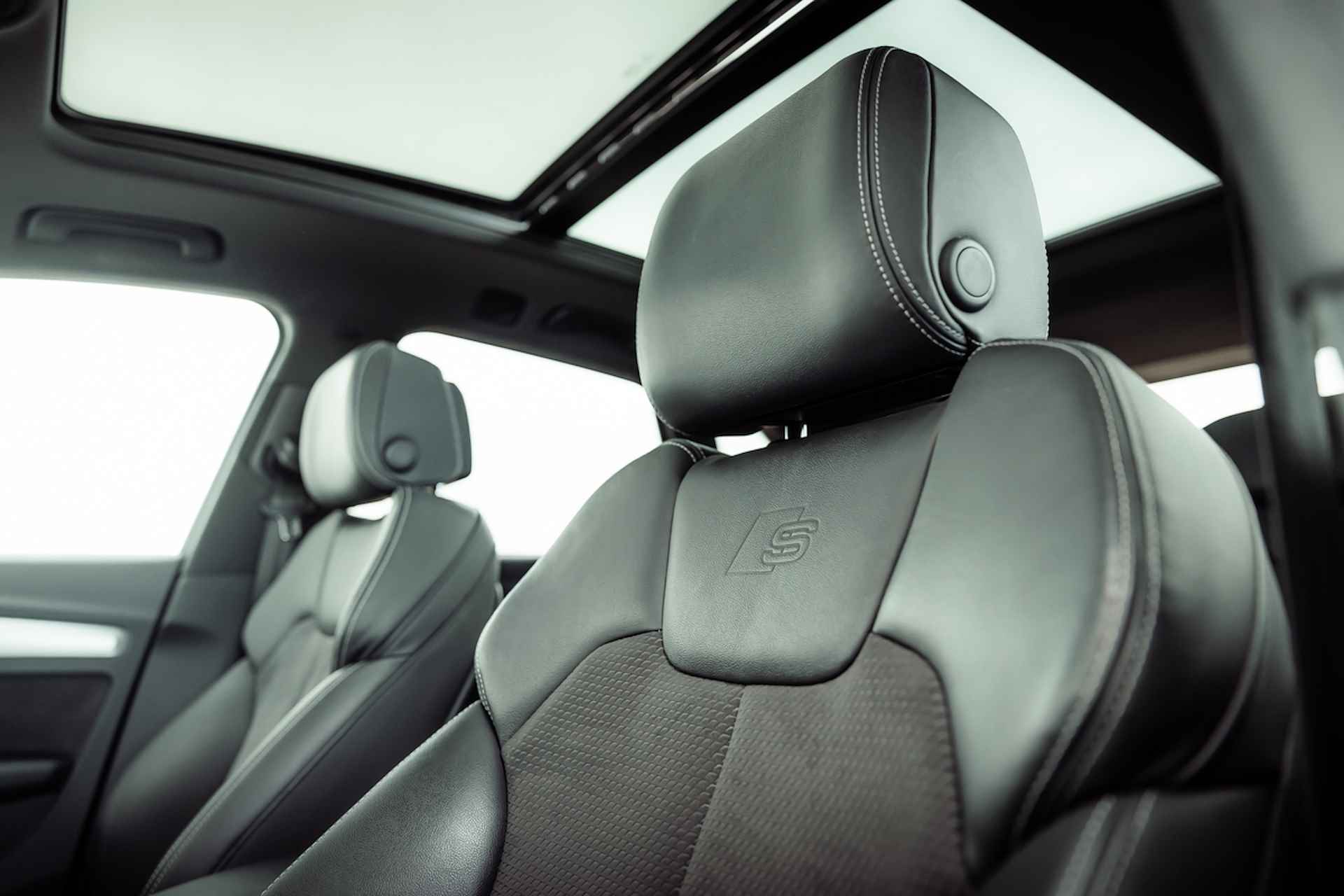 Audi Q5 55 TFSI e 367pk quattro S Line | Panoramadak | Matrix | 20" LM velgen | Comfortsleutel | Camera | Stoelverwarming | Privacy glass | Audi Sound - 18/35
