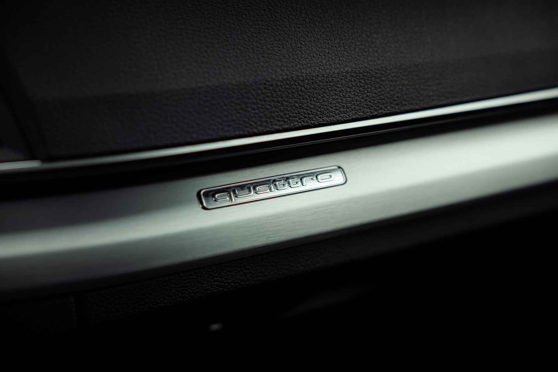 Audi Q5 55 TFSI e 367pk quattro S Line | Panoramadak | Matrix | 20" LM velgen | Comfortsleutel | Camera | Stoelverwarming | Privacy glass | Audi Sound - 27/35
