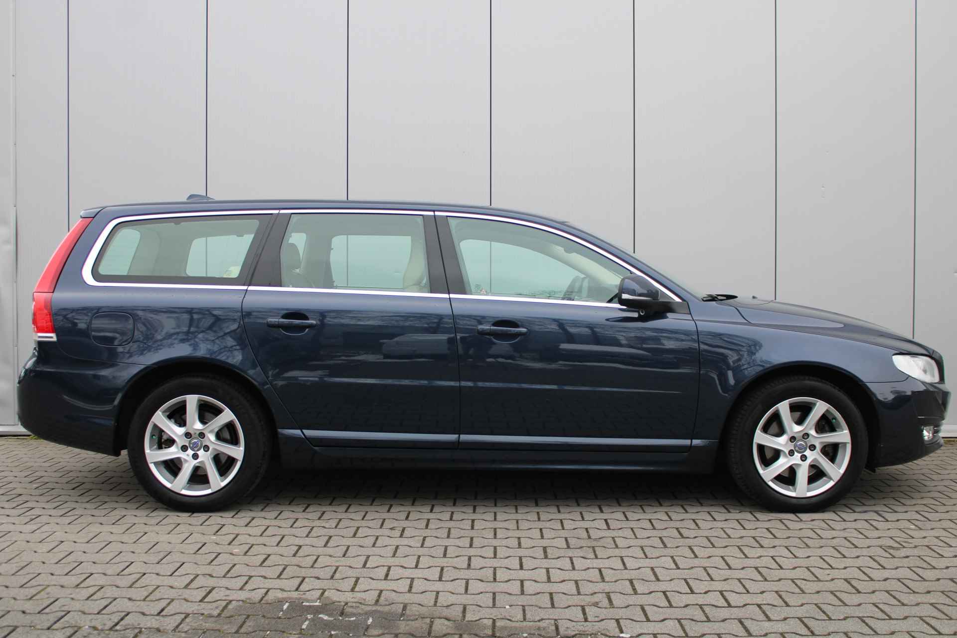 Volvo V70 T5 245pk AUTOMAAT Nordic+ | Trekhaak | BLIS | STANDKACHEL | STOELVERWARMING - 5/35