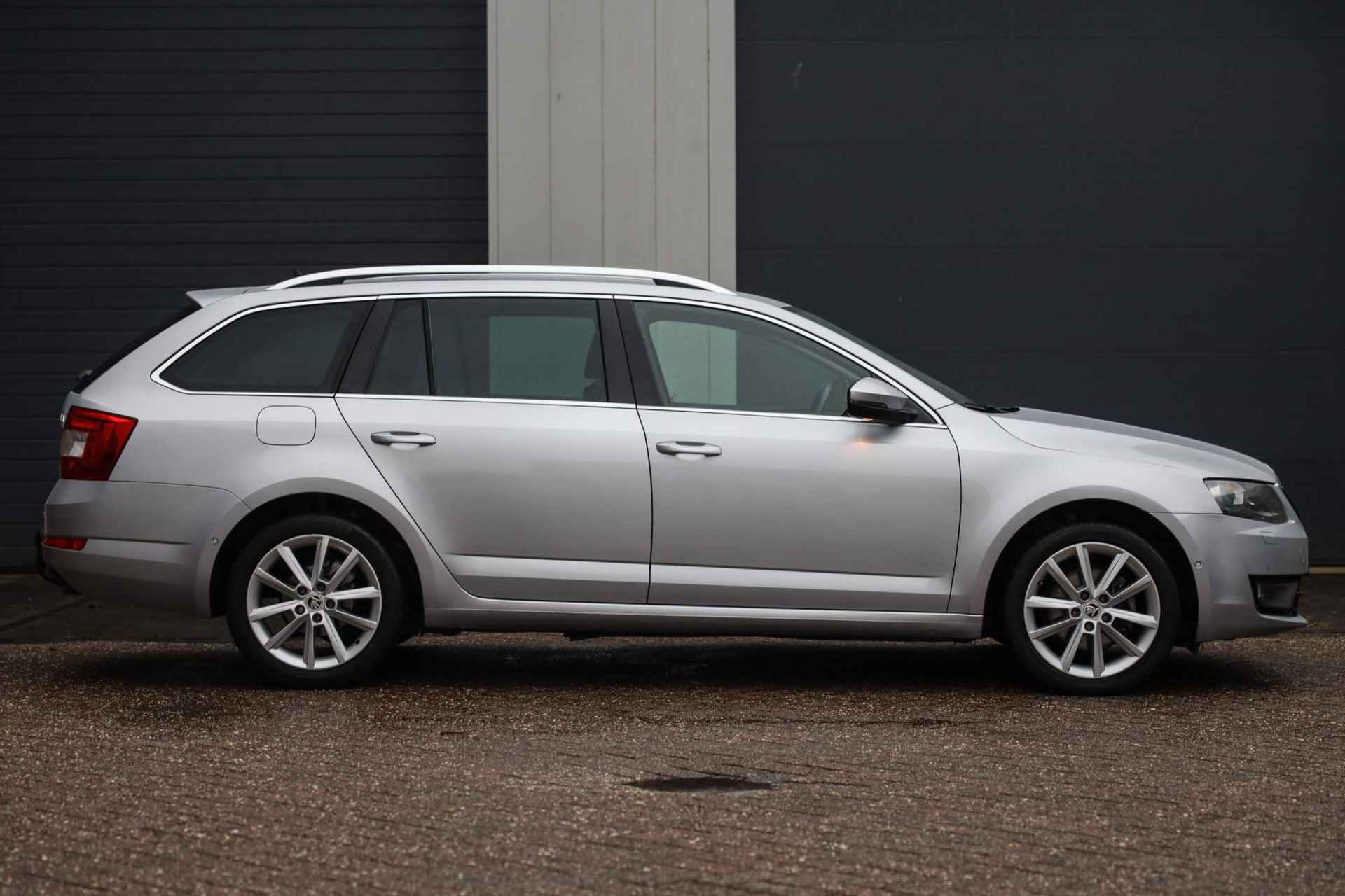 Skoda Octavia Combi 1.4 TSI 140 PK Elegance ✅ Xenon ✅ Stoelverwarming ✅ Navi - 3/42