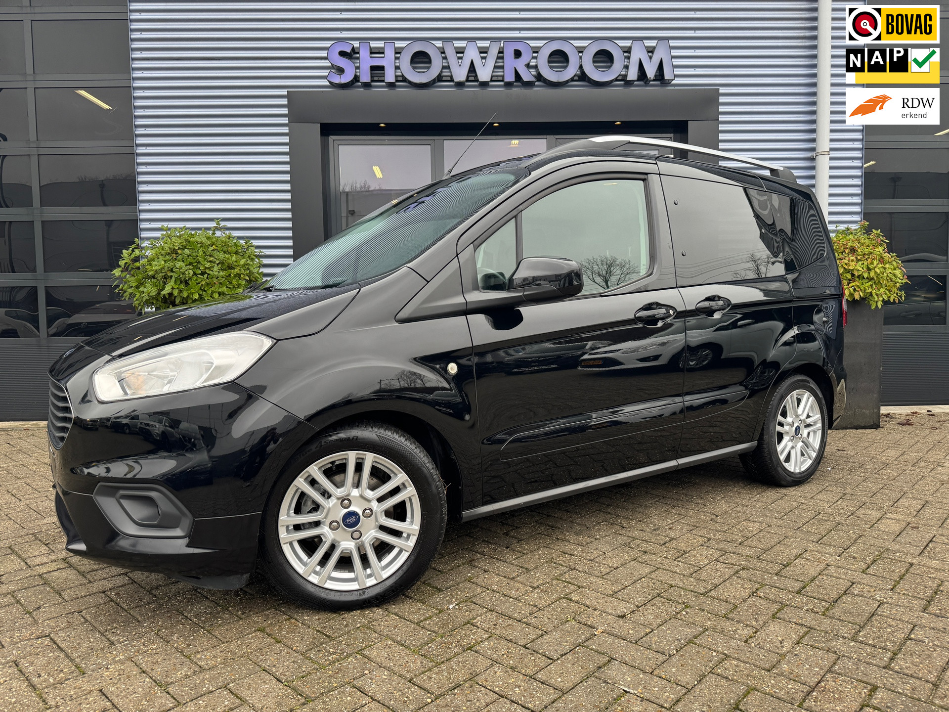 Ford TOURNEO COURIER 1.0 Titanium Applecarplay|Camera|Navi|Cruise