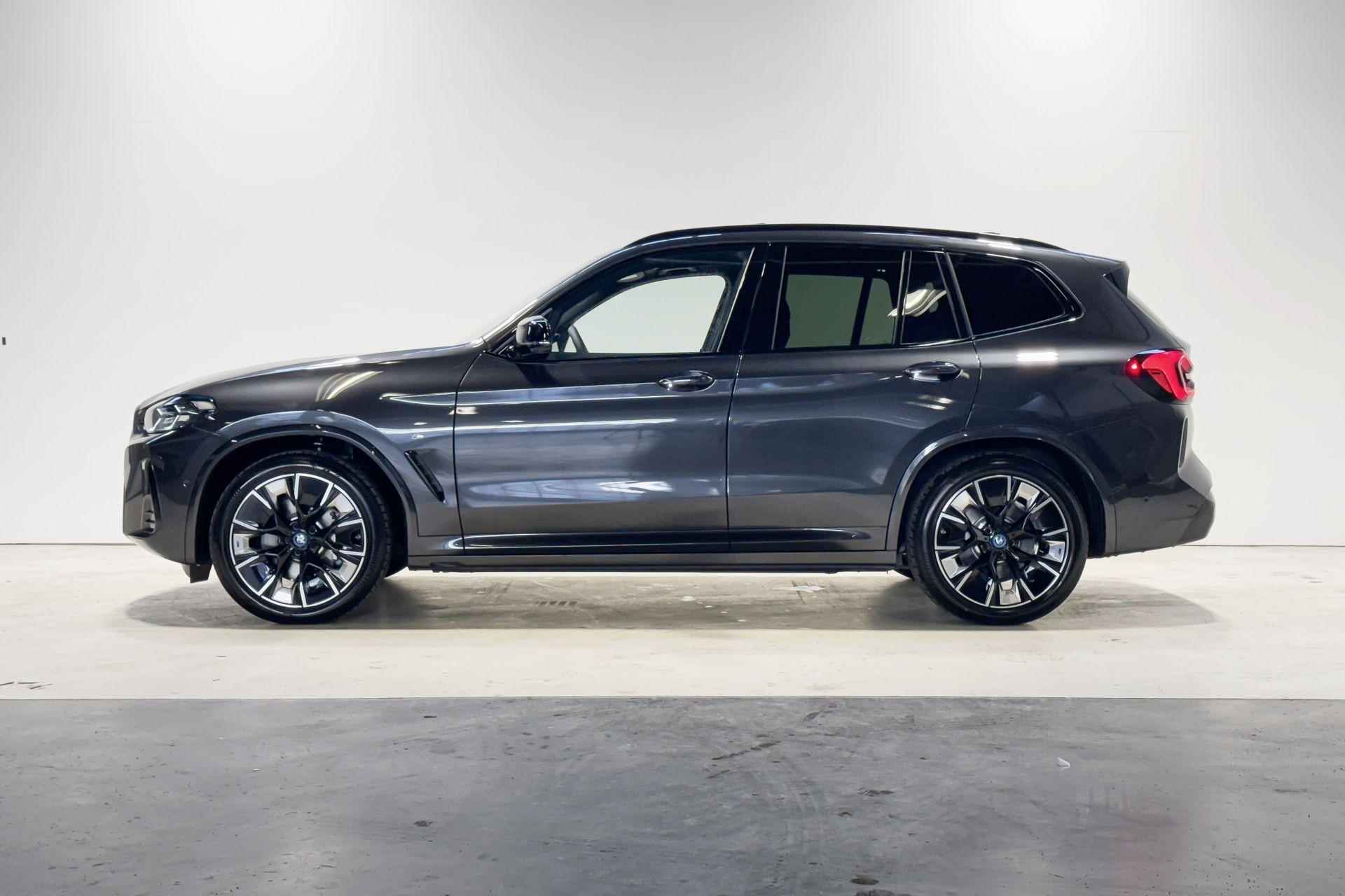 BMW iX3 High Executive Edition Shadow Line - Beschikbaar vanaf: Juni 2025 - 2/26