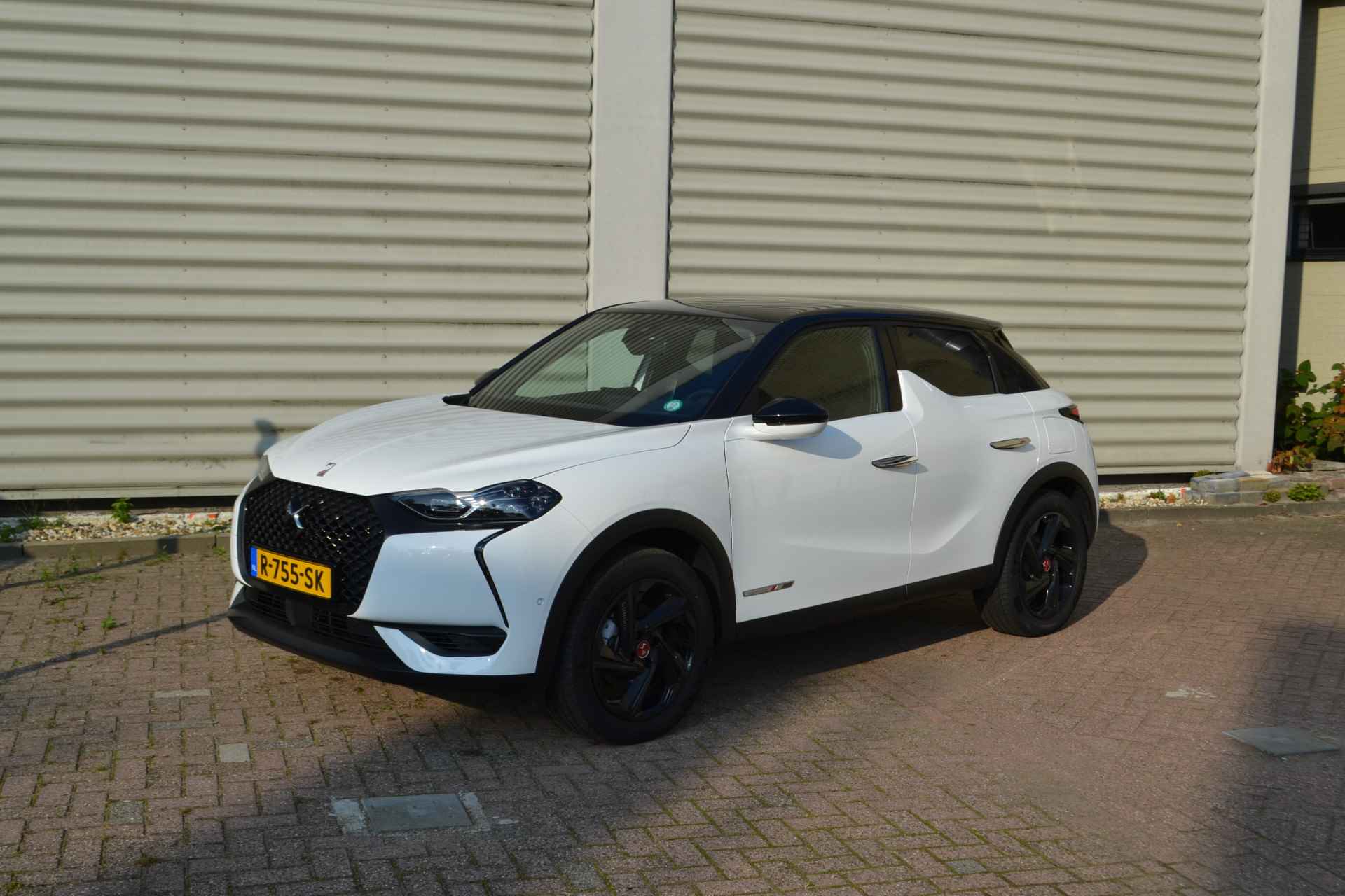 DS DS 3 Crossback E-Tense Performance Line+ 50 kWh I NAVIGATIE I ACHTERUITRIJCAMERA I PARKEERSENSOREN VOOR EN ACHTER I L.M. VELGEN I KEYLESS ENTRY I - 2/39