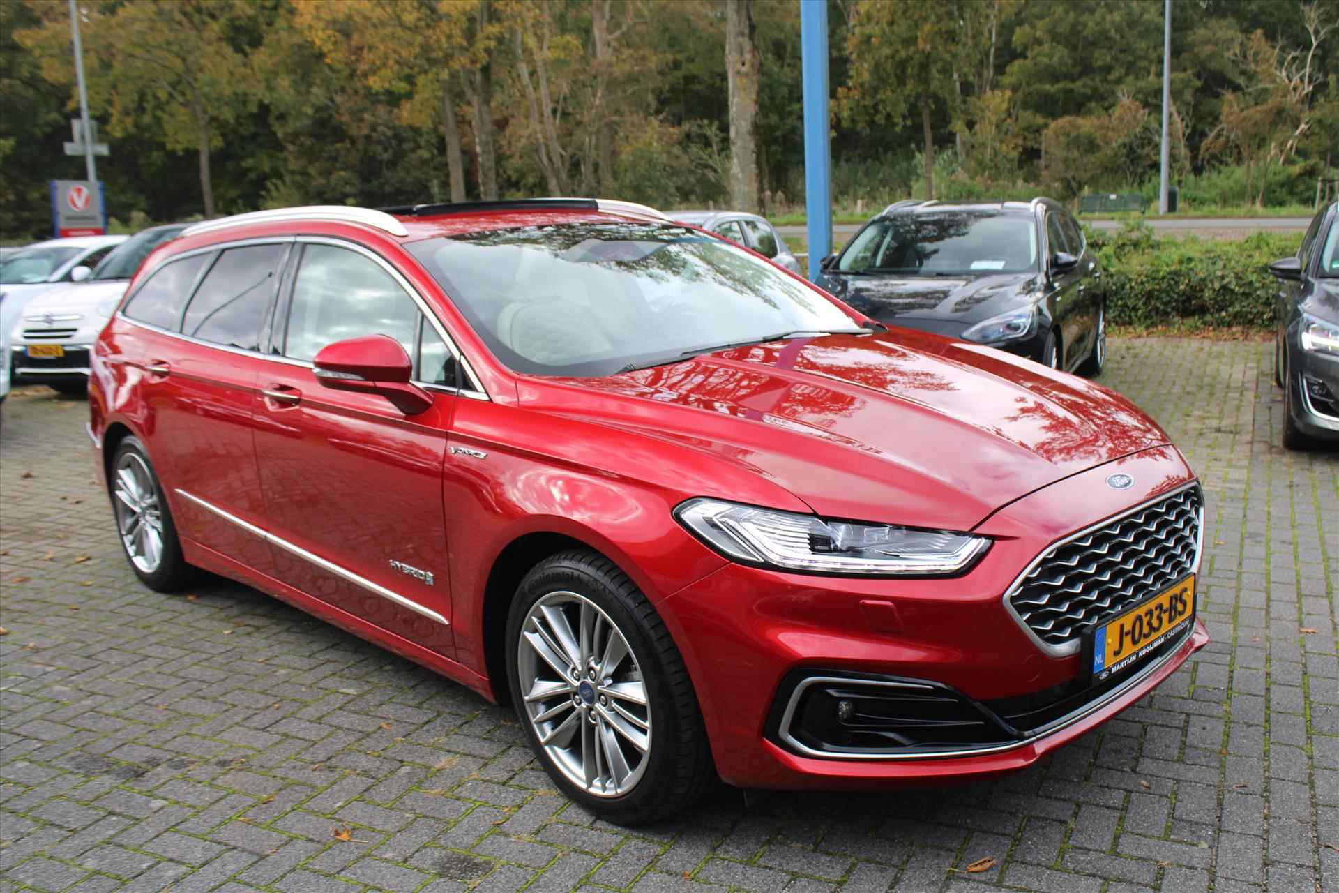 FORD Mondeo 2.0 HEV 187pk Automaat Vignale Wagon, Panorama dak, Trekhaak - 2/37