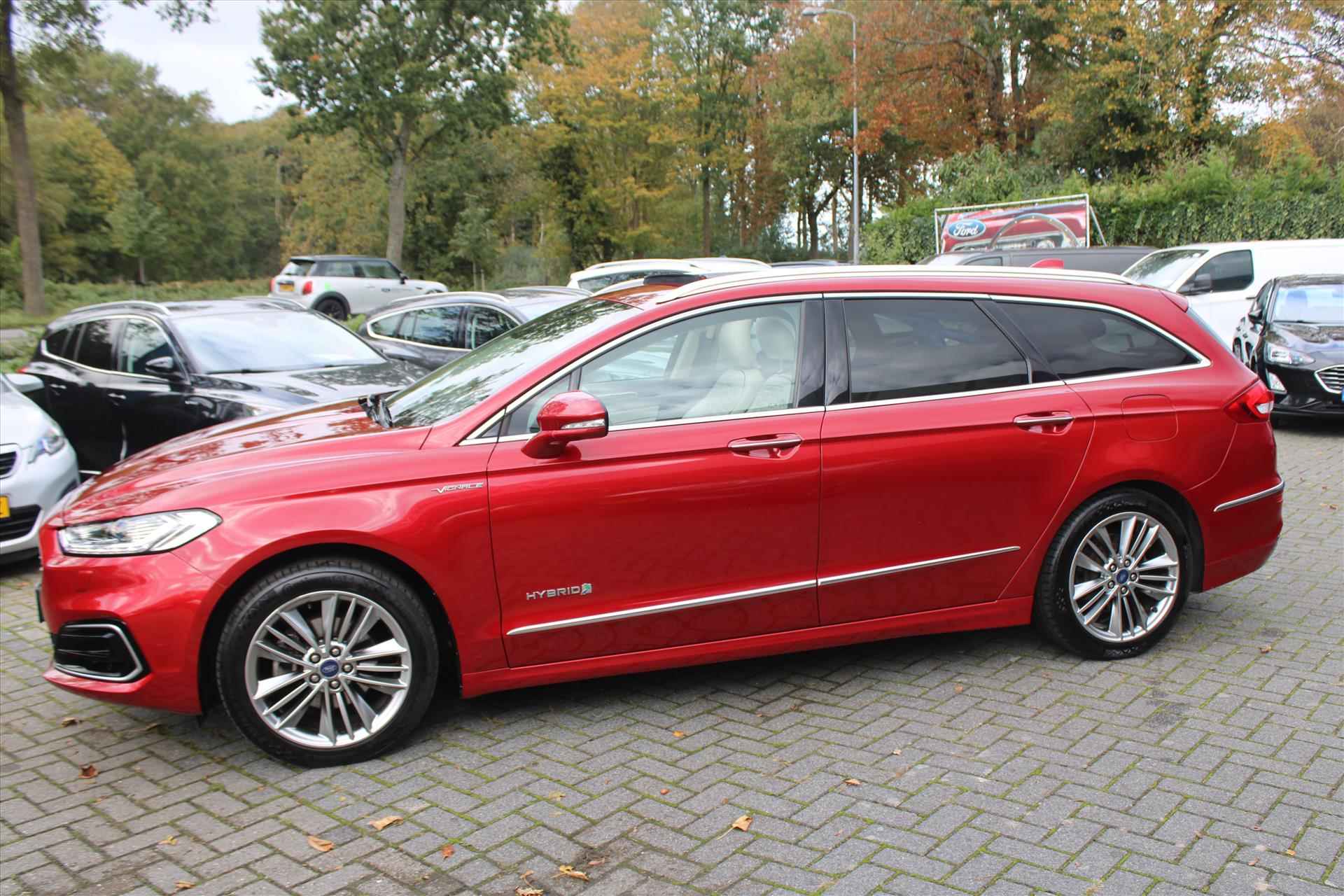 FORD Mondeo 2.0 HEV 187pk Automaat Vignale Wagon, Panorama dak, Trekhaak - 18/37