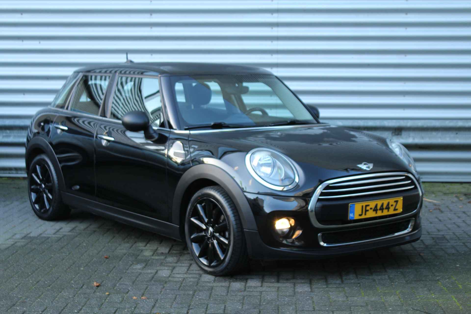 MINI One 1.2 102pk Business 5 deurs NL-Auto NAP Airco Cruise Navi 17"LMV - 4/31