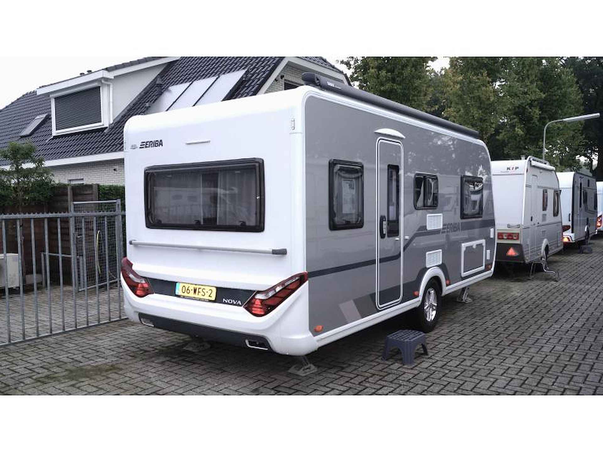 Eriba Nova 480 V-bed/Mover/Thule luifel - 3/16