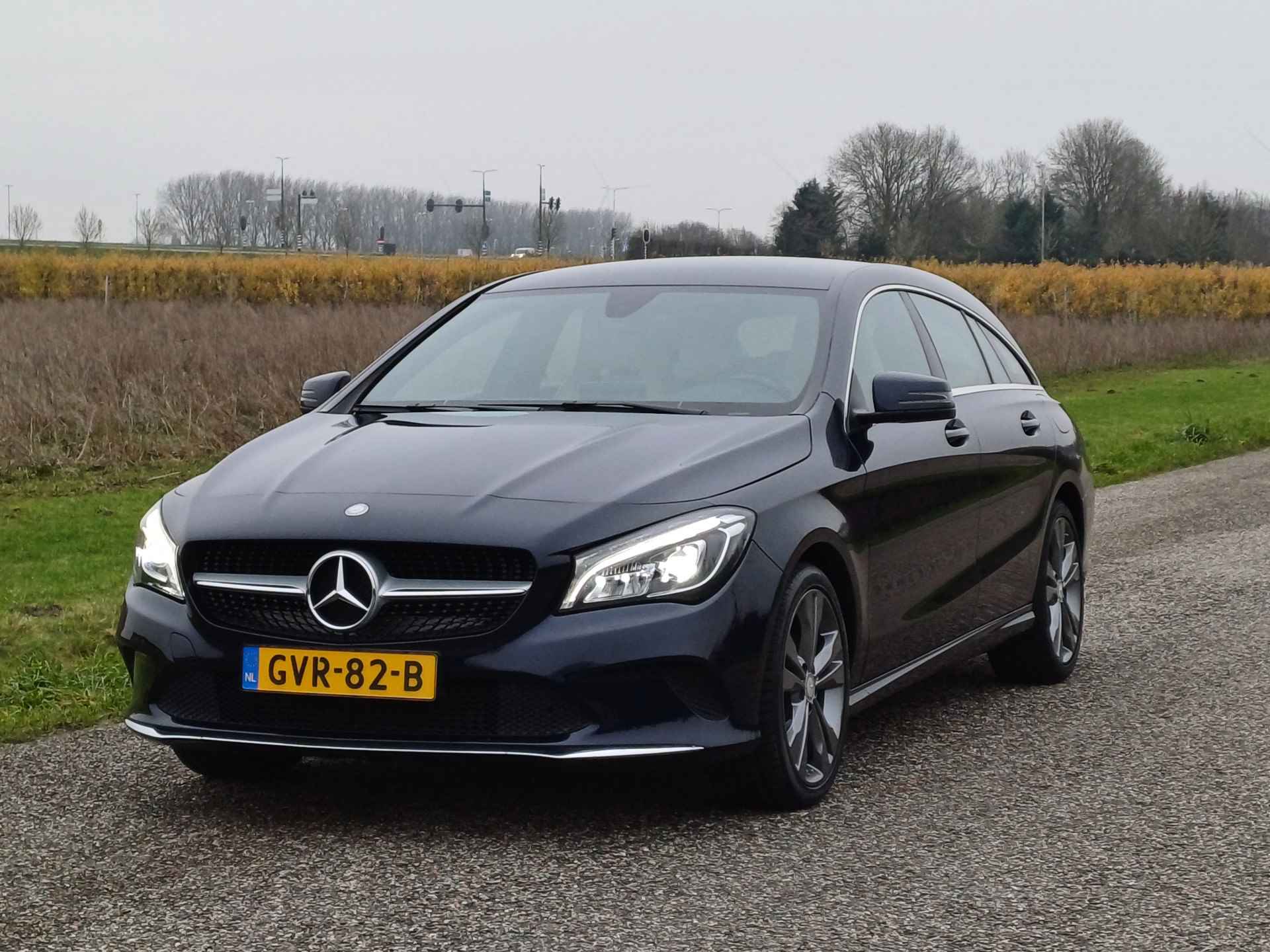 Mercedes-Benz CLA-Klasse Shooting Brake 180 Business Solution | Chique combi !  | Leder | Lage km ! | Navi | Camera - 4/53