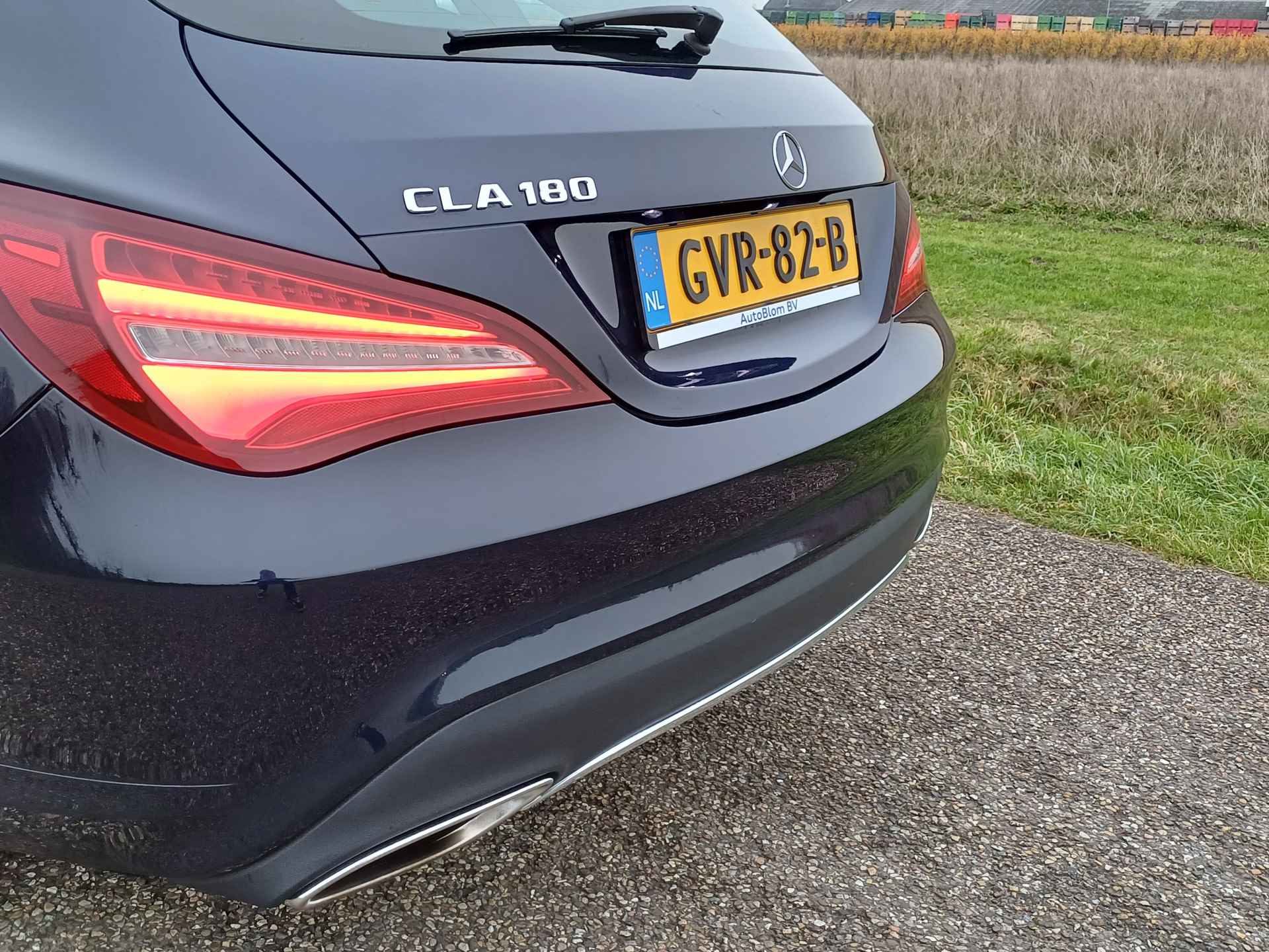 Mercedes-Benz CLA-Klasse Shooting Brake 180 Business Solution | Chique combi !  | Leder | Lage km ! | Navi | Camera - 15/53