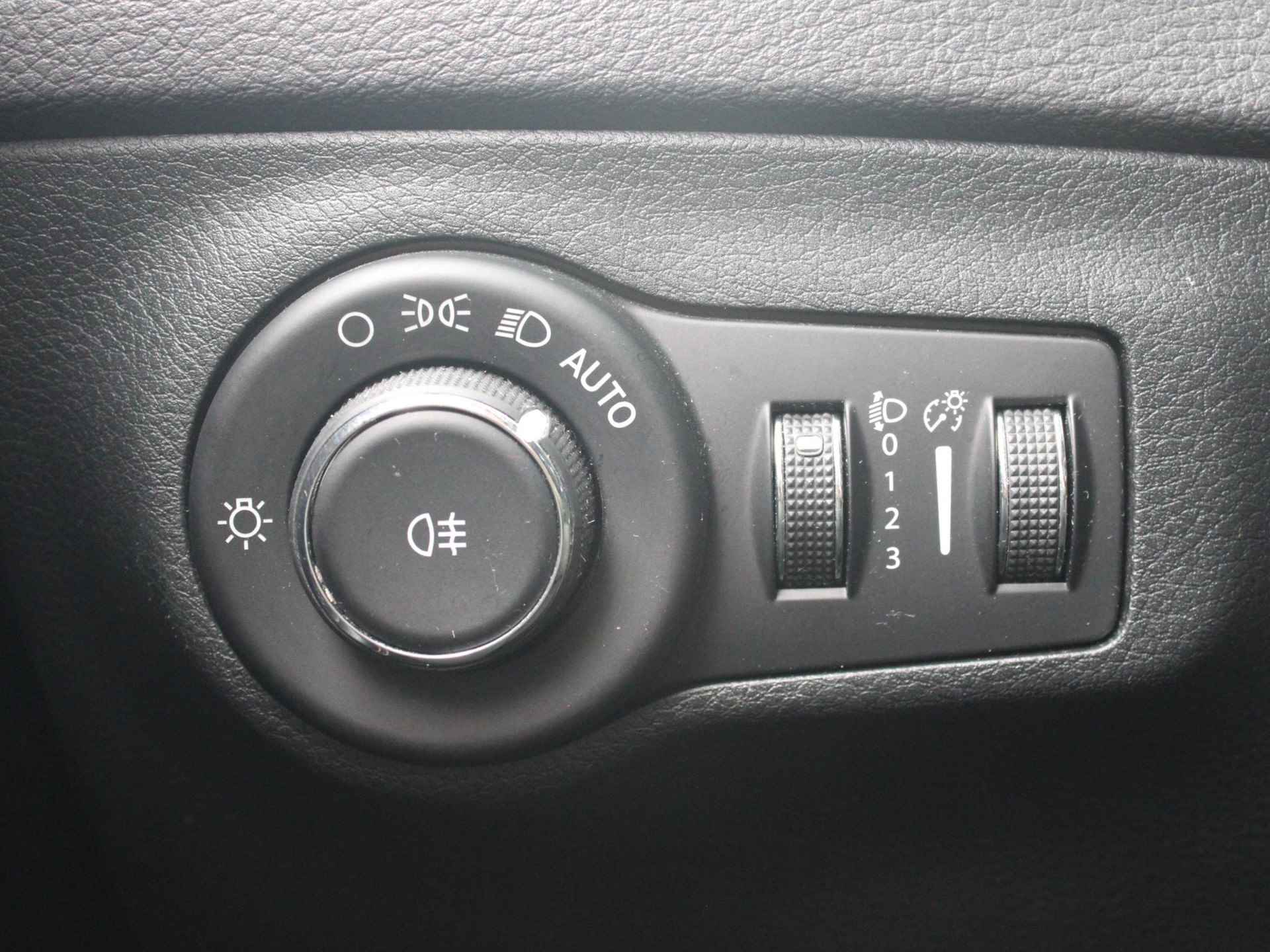 Jeep Compass 1.4 Turbo 140pk Sport | Airco | Cruise | Apple Carplay | 18" | BlackLine - 23/26