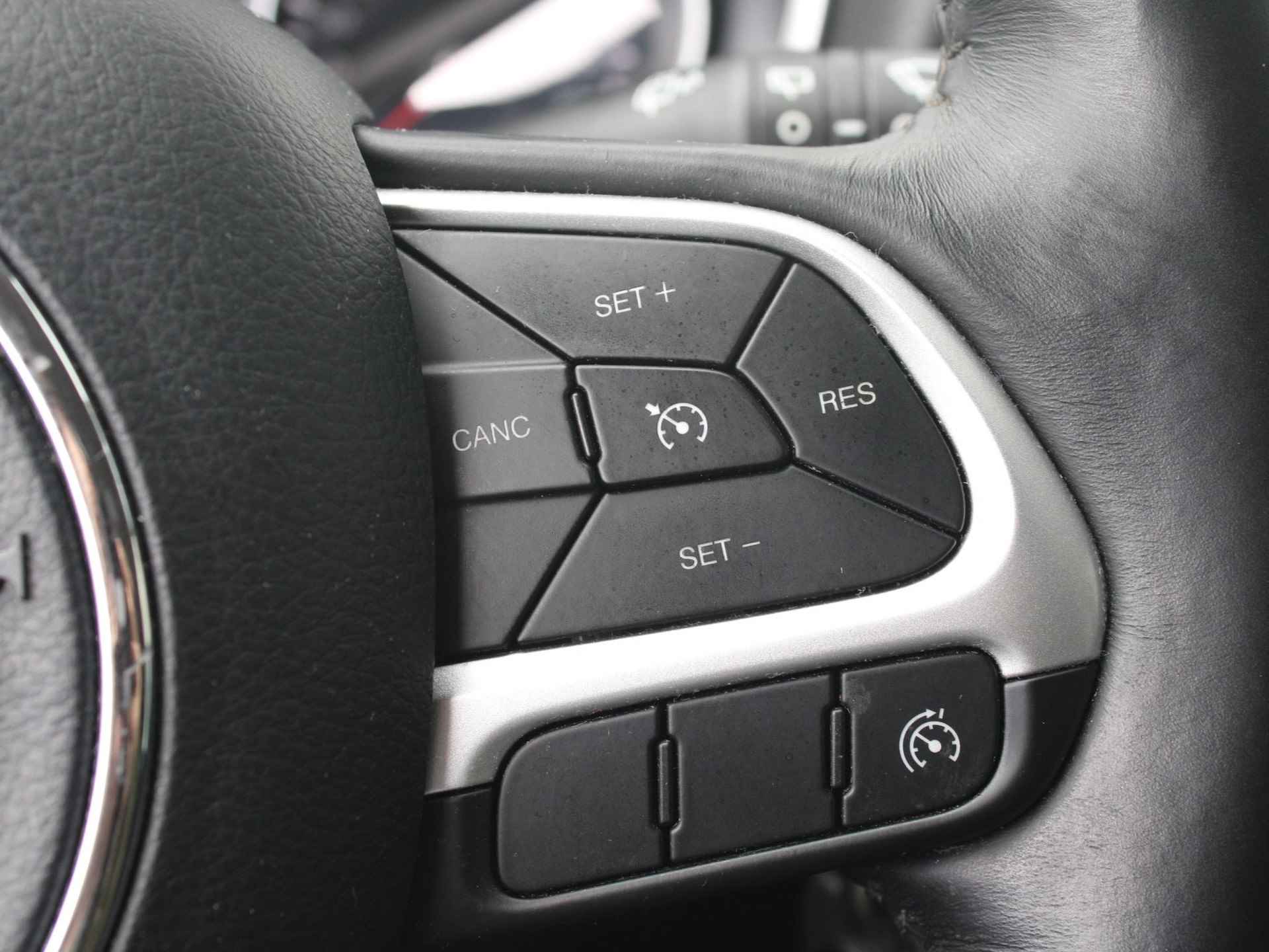 Jeep Compass 1.4 Turbo 140pk Sport | Airco | Cruise | Apple Carplay | 18" | BlackLine - 17/26