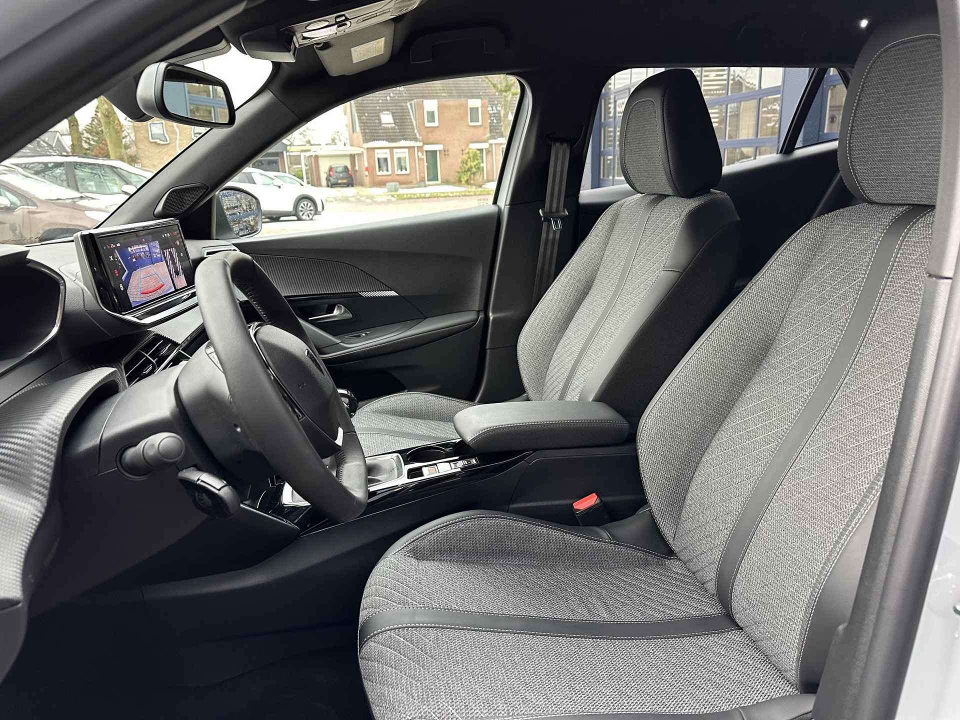 Peugeot 2008 1.2 Turbo 100 PK Allure | € 9.000,- Demo korting!| Navigatie | 360 Graden Camera | Dode Hoek Detectie | Climate Control | LED Verlichting | Cruise Control | 17" Lichtmetalen Velgen | Hoge Zitpositie | Half Lederen Bekleding | - 14/60