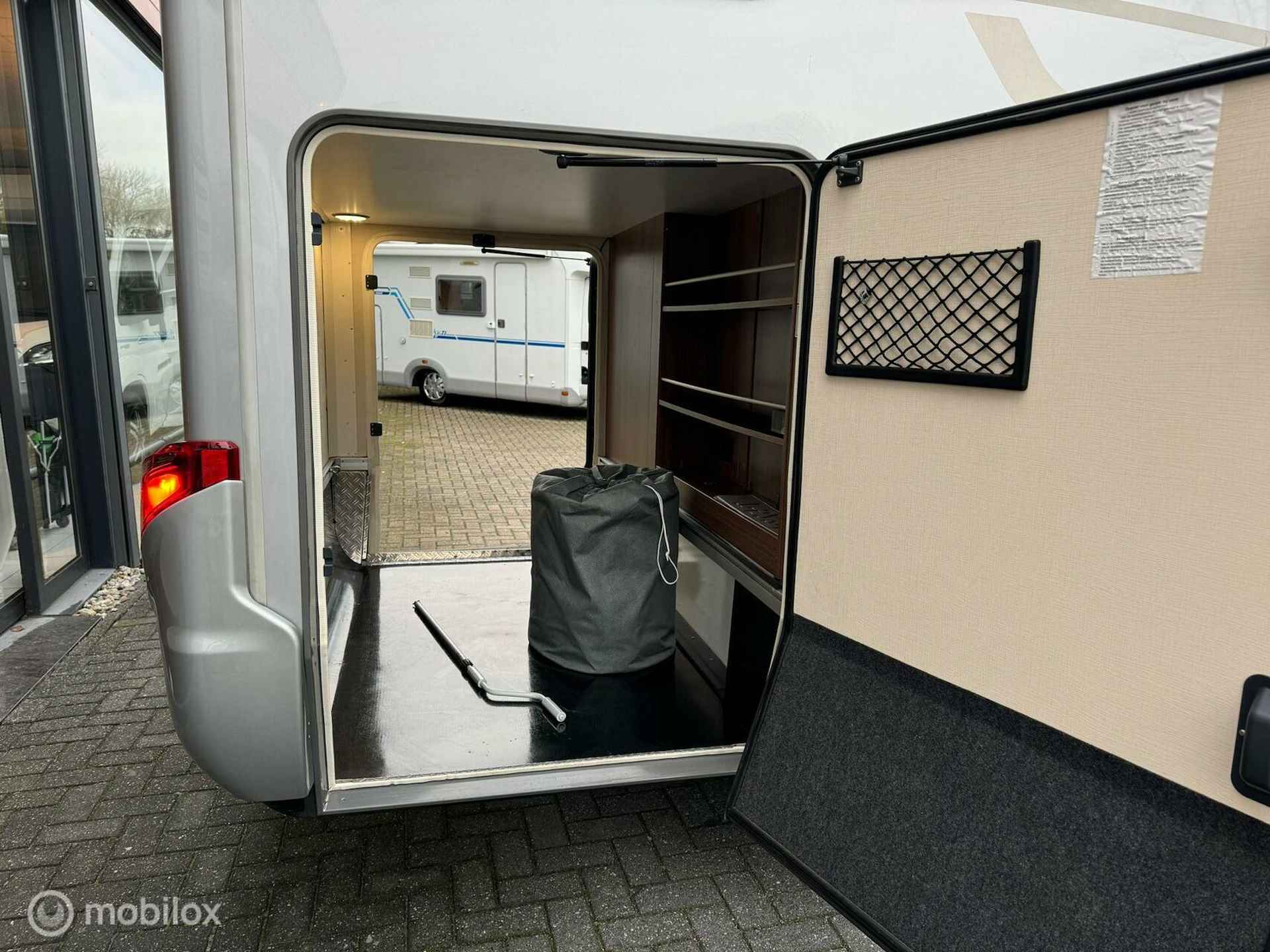 Hymer B580 MC Automaat Enkele Bedden Hefbed XXL Garage Silverline - 24/33