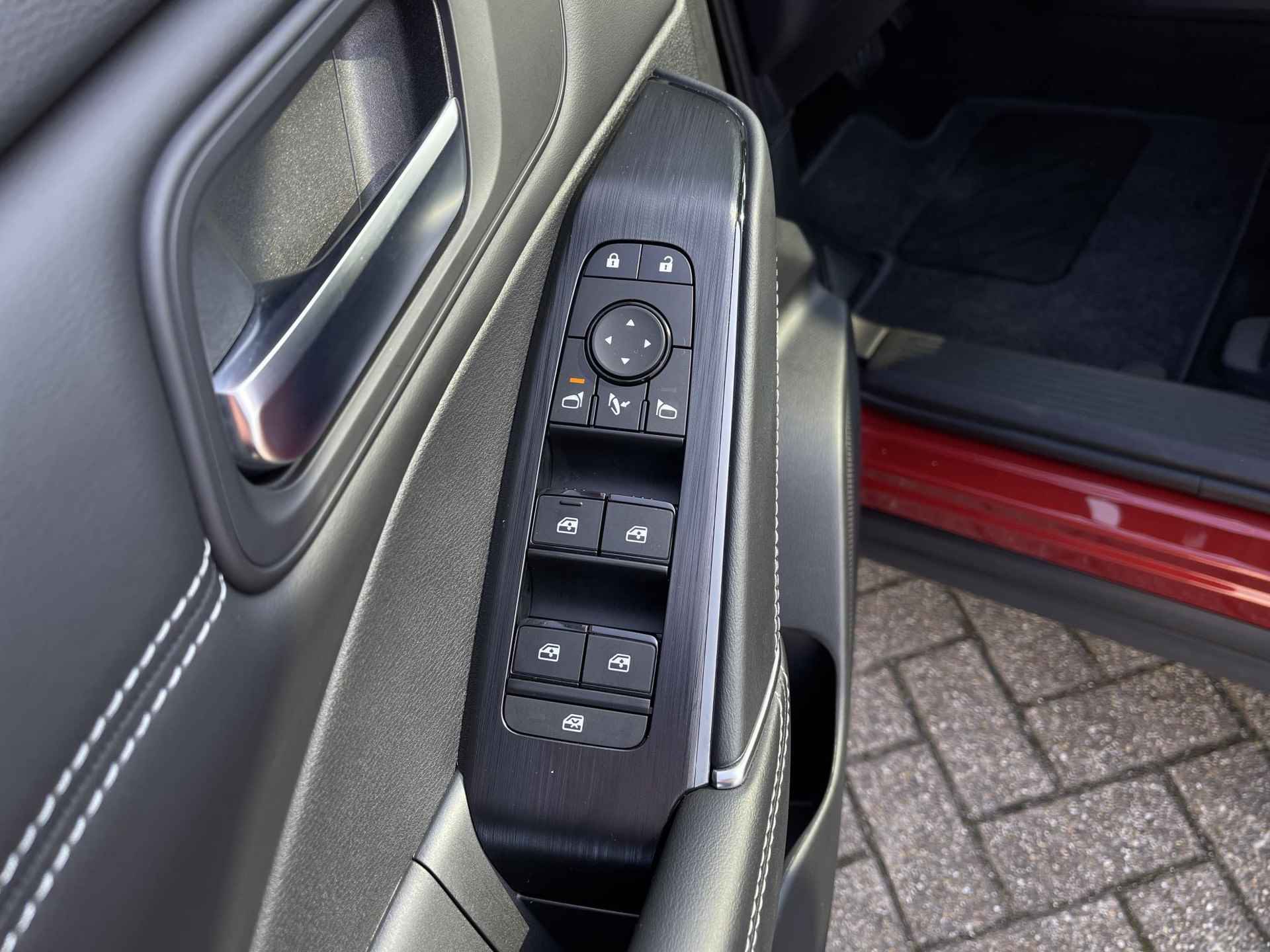 Nissan Qashqai 1.5 e-Power N-Connecta Design Pack | Panoramadak | Apple Carplay/Adroid Auto | Adapt. Cruise Control | Dodehoek Detectie | 360° Camera | Rijklaarprijs! - 23/26