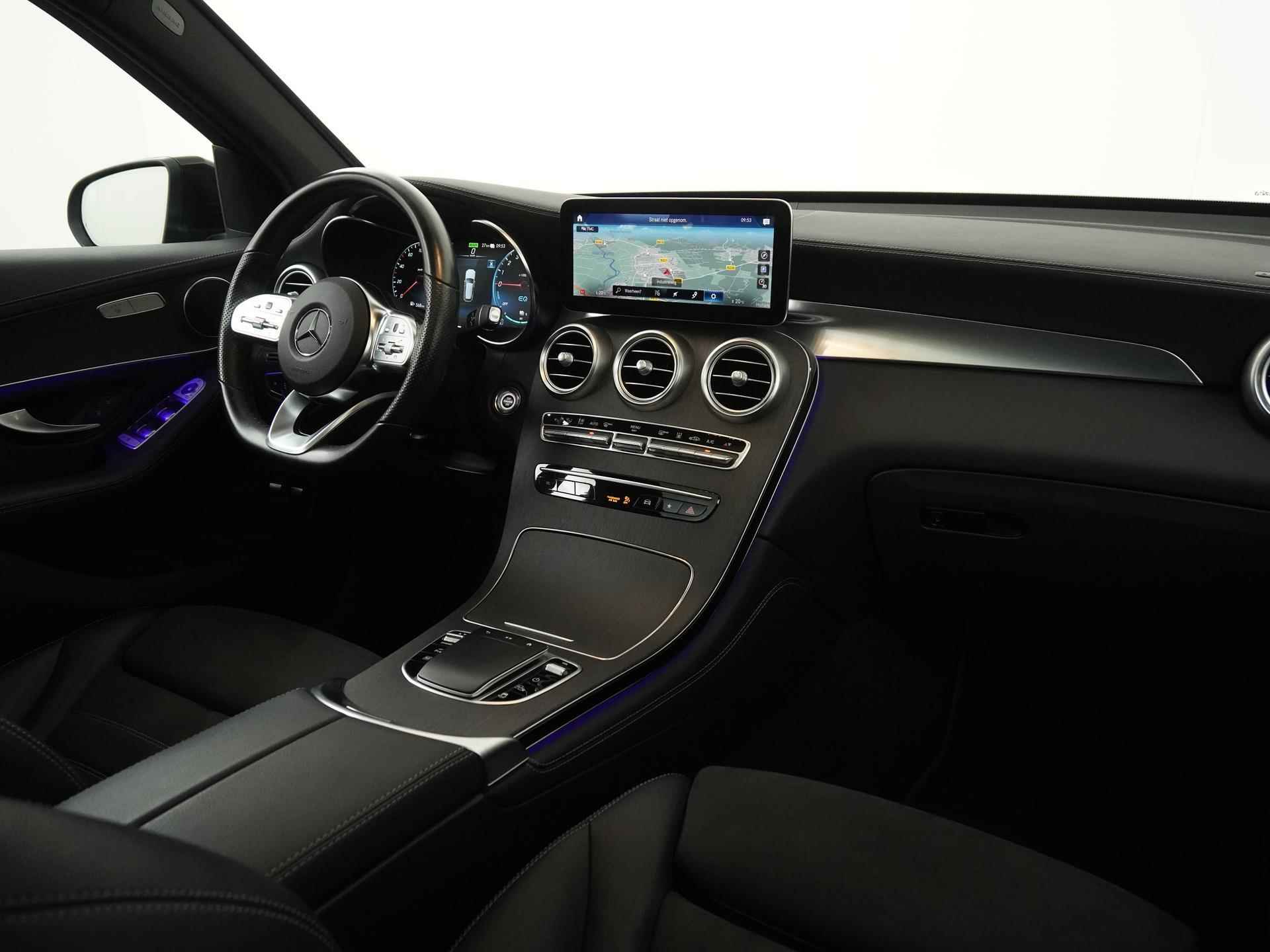 Mercedes-Benz GLC 300e 4MATIC AMG Premium | Panoramadak | Trekhaak | Camera | Carplay |  Zondag Open! - 2/46