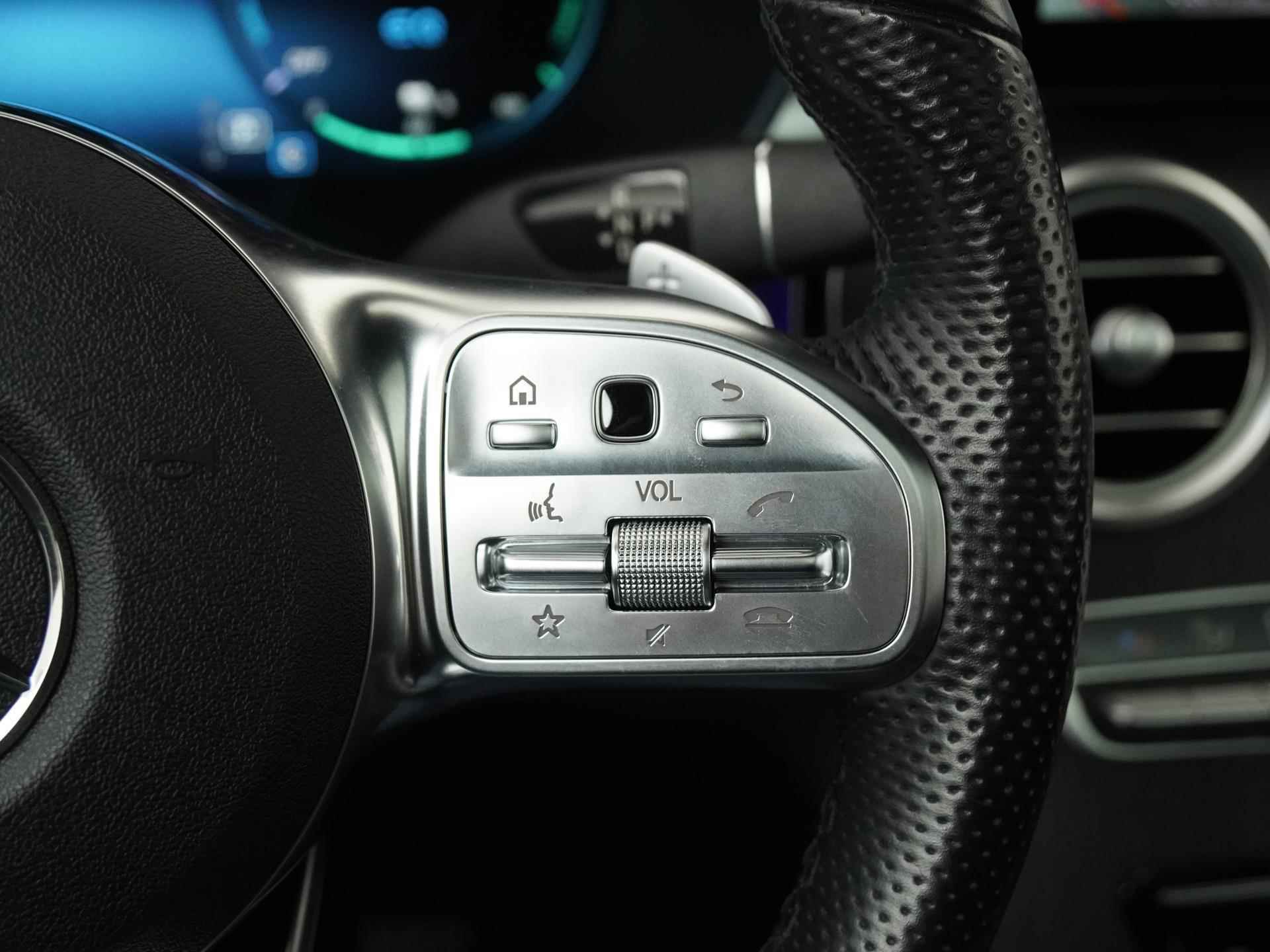 Mercedes-Benz GLC 300e 4MATIC AMG Premium | Panoramadak | Trekhaak | Camera | Carplay |  Zondag Open! - 9/46