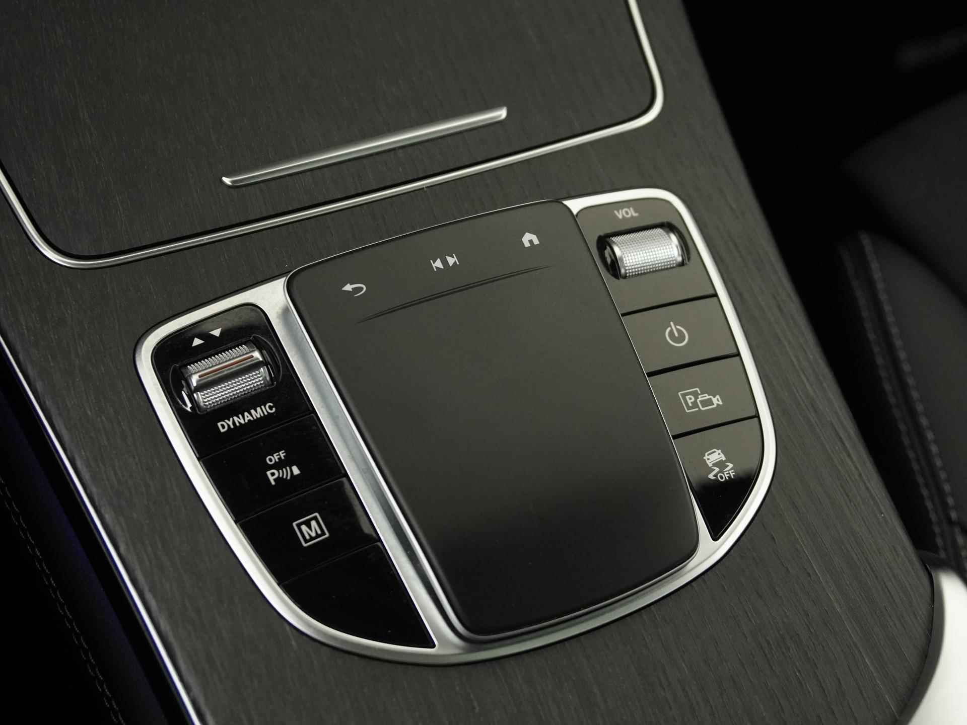 Mercedes-Benz GLC 300e 4MATIC AMG Premium | Panoramadak | Trekhaak | Camera | Carplay |  Zondag Open! - 12/46