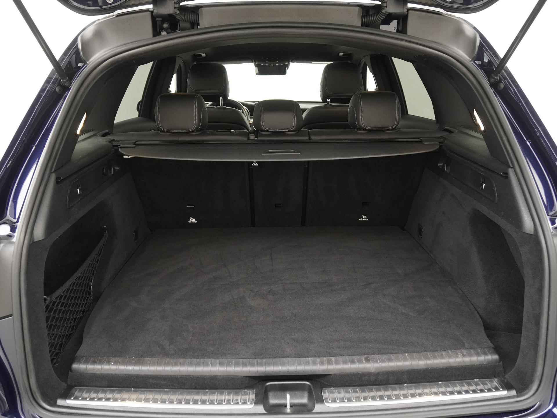 Mercedes-Benz GLC 300e 4MATIC AMG Premium | Panoramadak | Trekhaak | Camera | Carplay |  Zondag Open! - 23/46