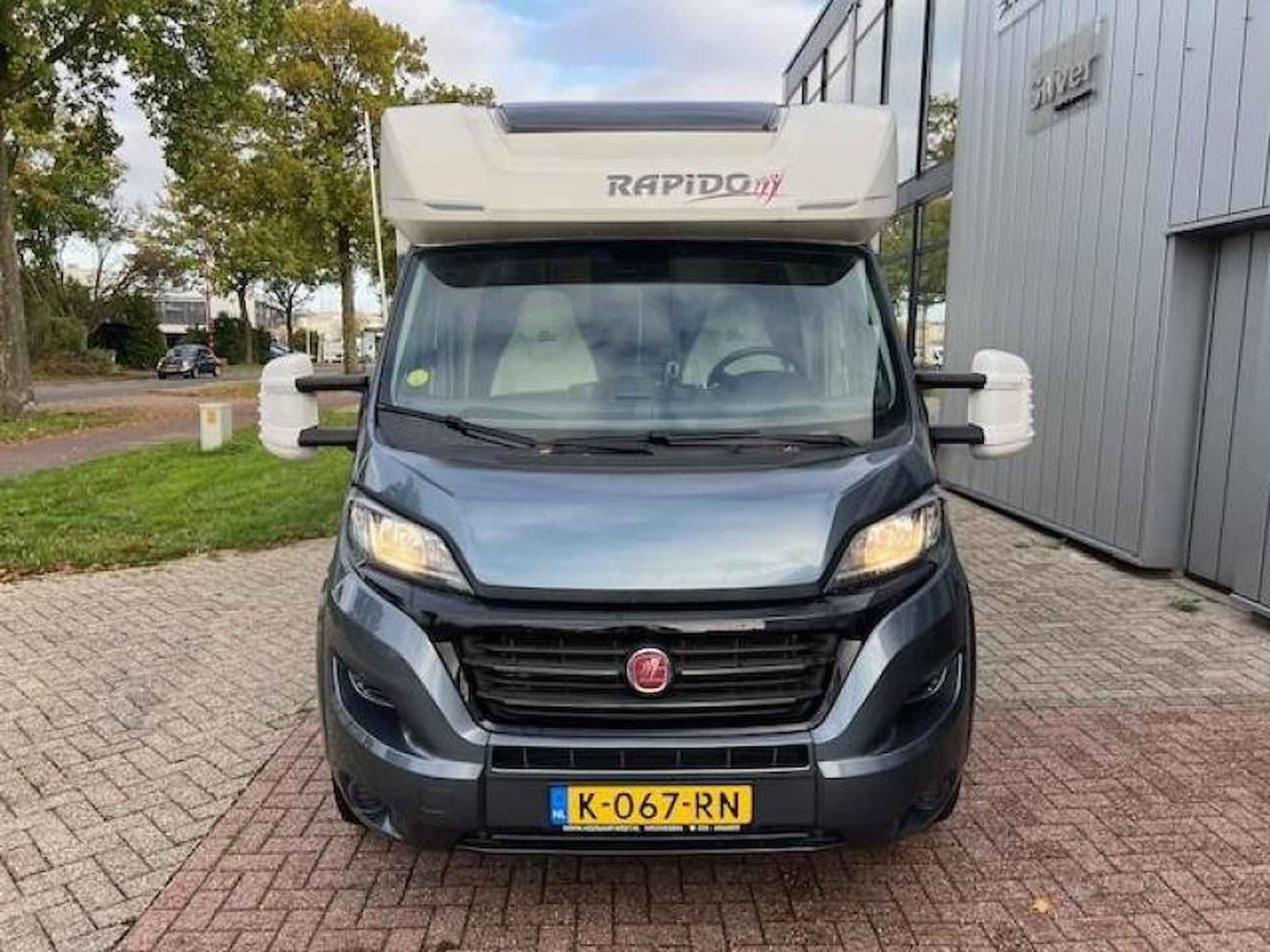 Rapido 696 FF 55 Years Edition  Stalling mogelijk - 5/16