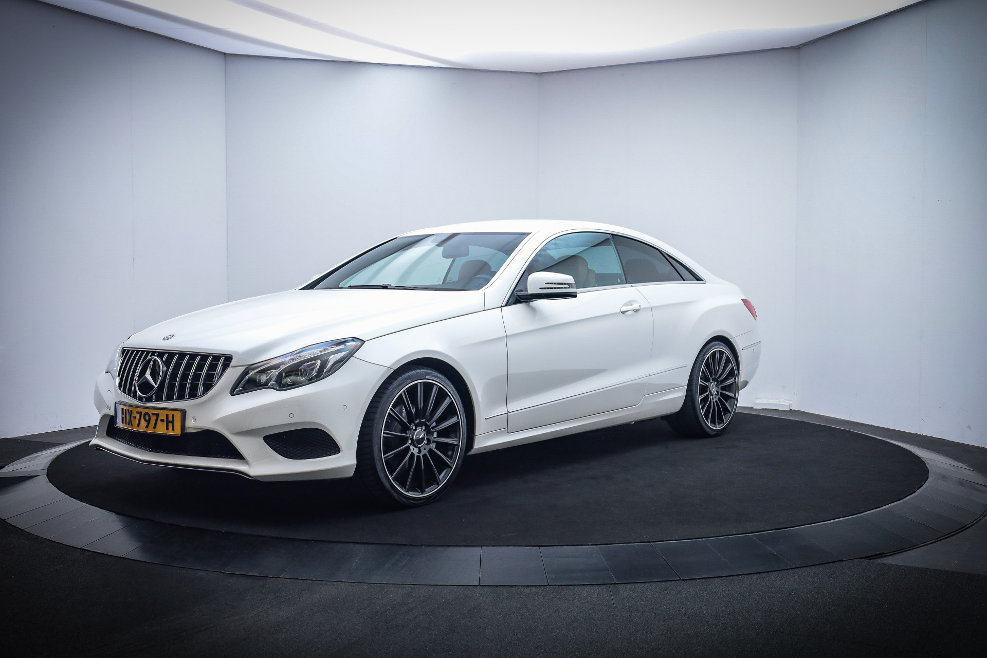 Mercedes-Benz E-Klasse Coupé 200Aut Ambition FULL LED/NAVI/LEDER/STOELVERW./LMV 19''/PDC