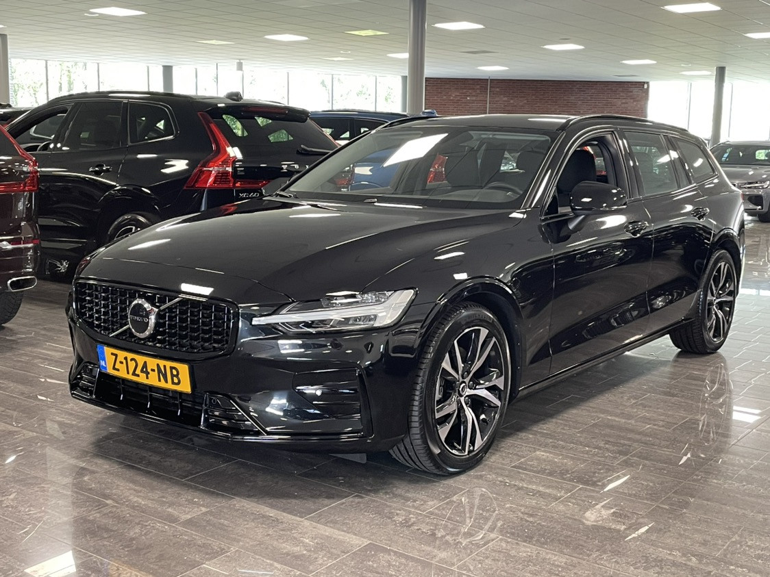 Volvo V60 B4 Plus Dark | Trekhaak | Adaptieve Cruise Control | Stoelverwarming voor+achter | Stuurwielverwarming | Parkeercamera | Pilot A