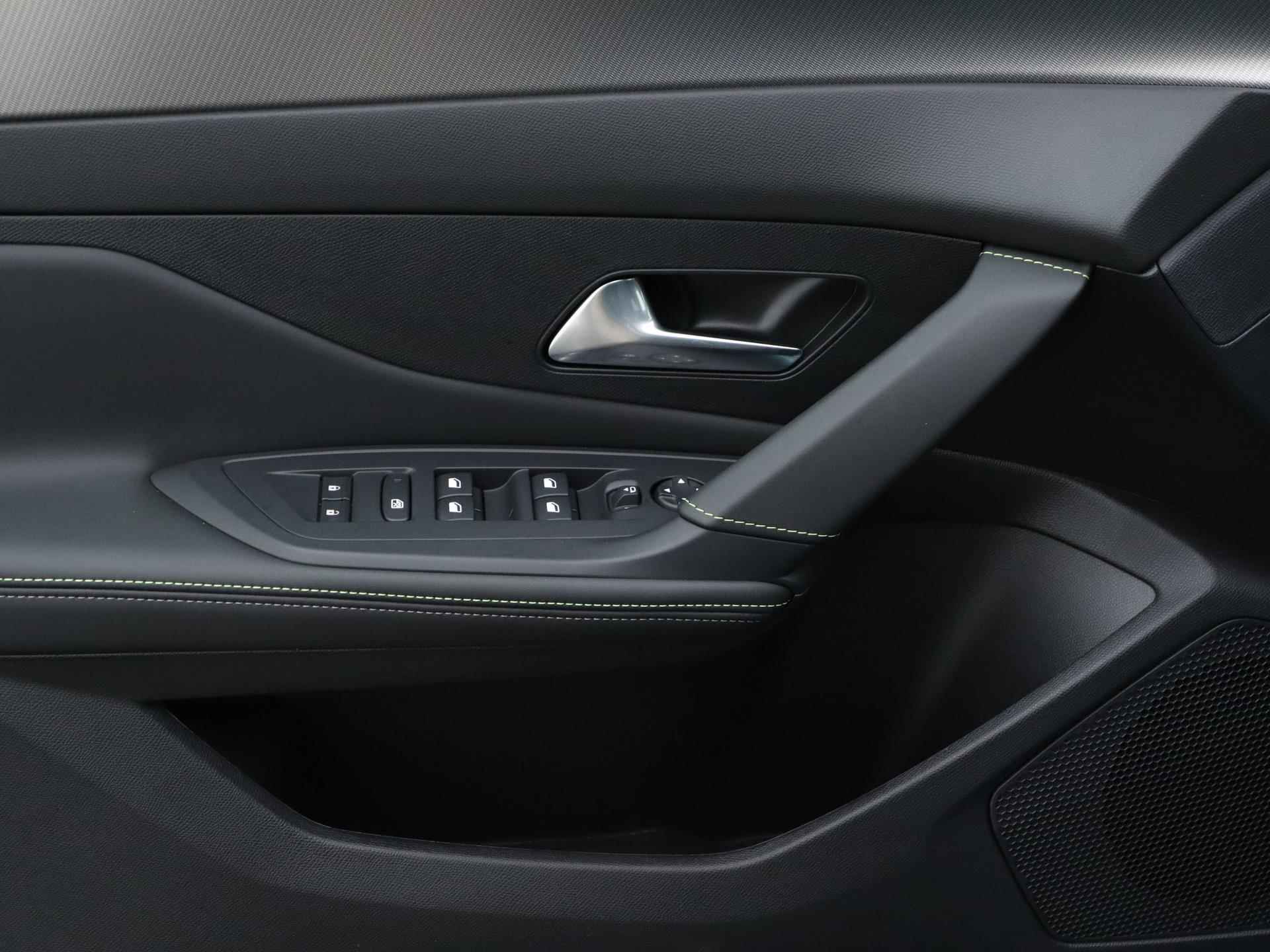 Peugeot 308 SW Hybrid GT 225pk Automaat | Navigatie | Elektrisch Bedienbare Achterklep | Lederen Bekleding | Licht Metalen Velgen 18"| Adaptieve Cruise Control - 19/42