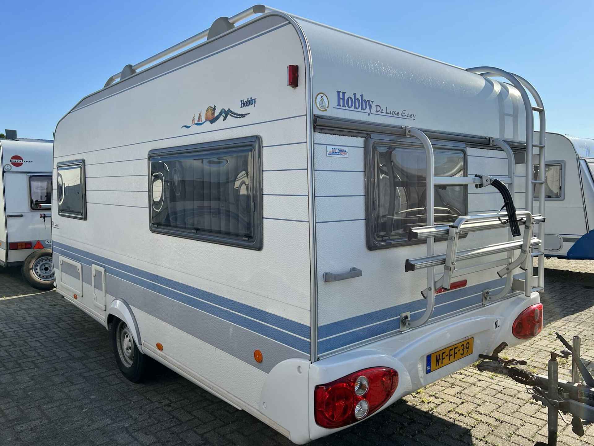 HOBBY DE LUXE EASY 440 VASTBED + TREINZIT + WC - 4/17