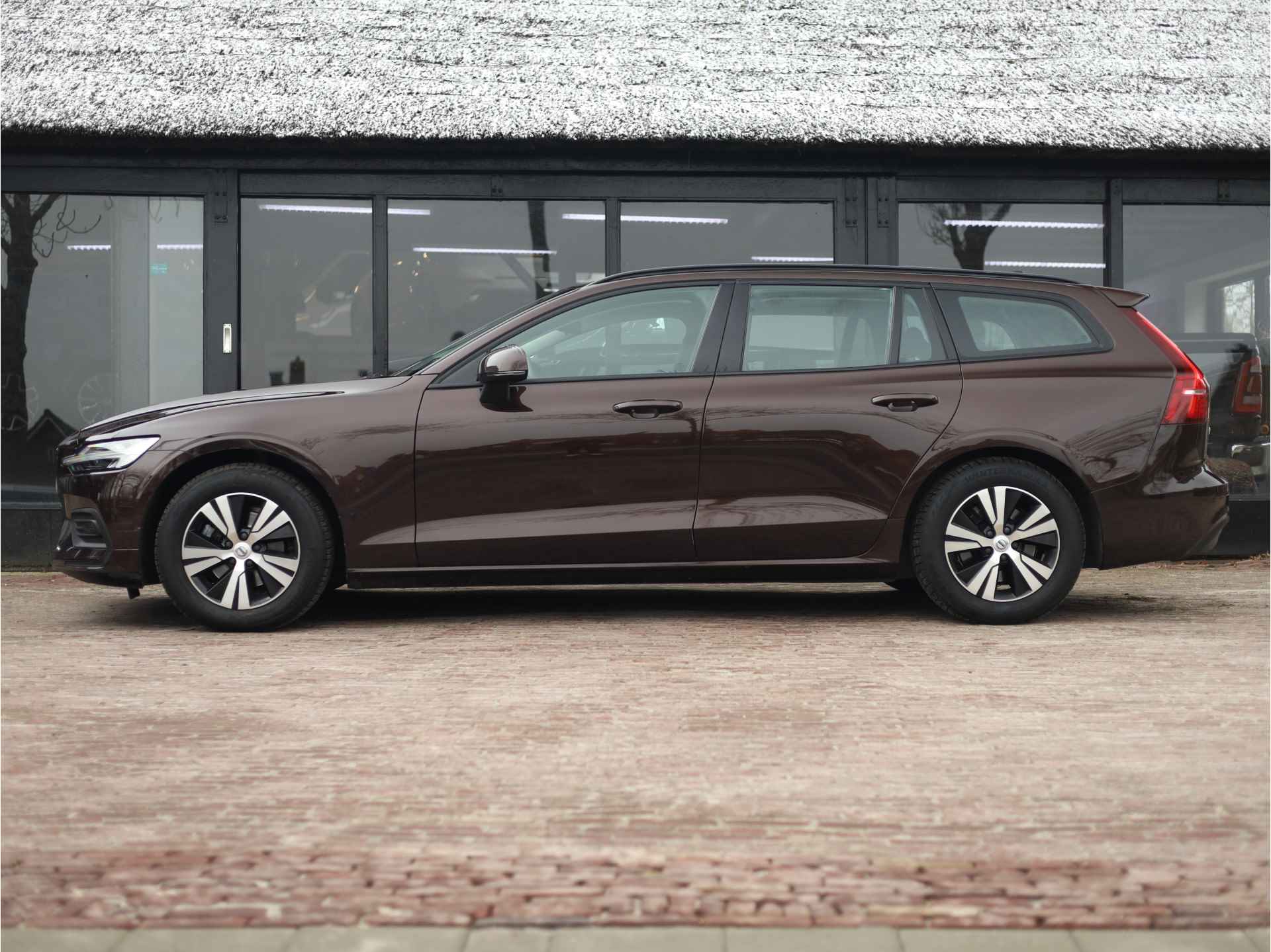 Volvo V60 2.0 D3 Momentum Trekhaak | Camera | Applecarplay | - 17/38