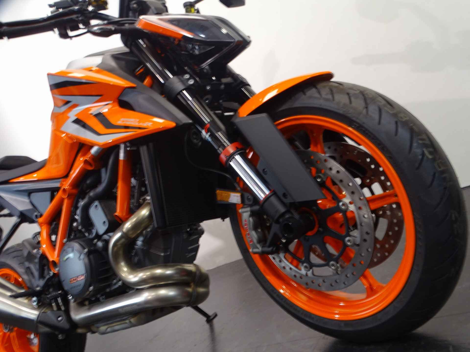 KTM 1290 SUPERDUKE R ABS - 4/7