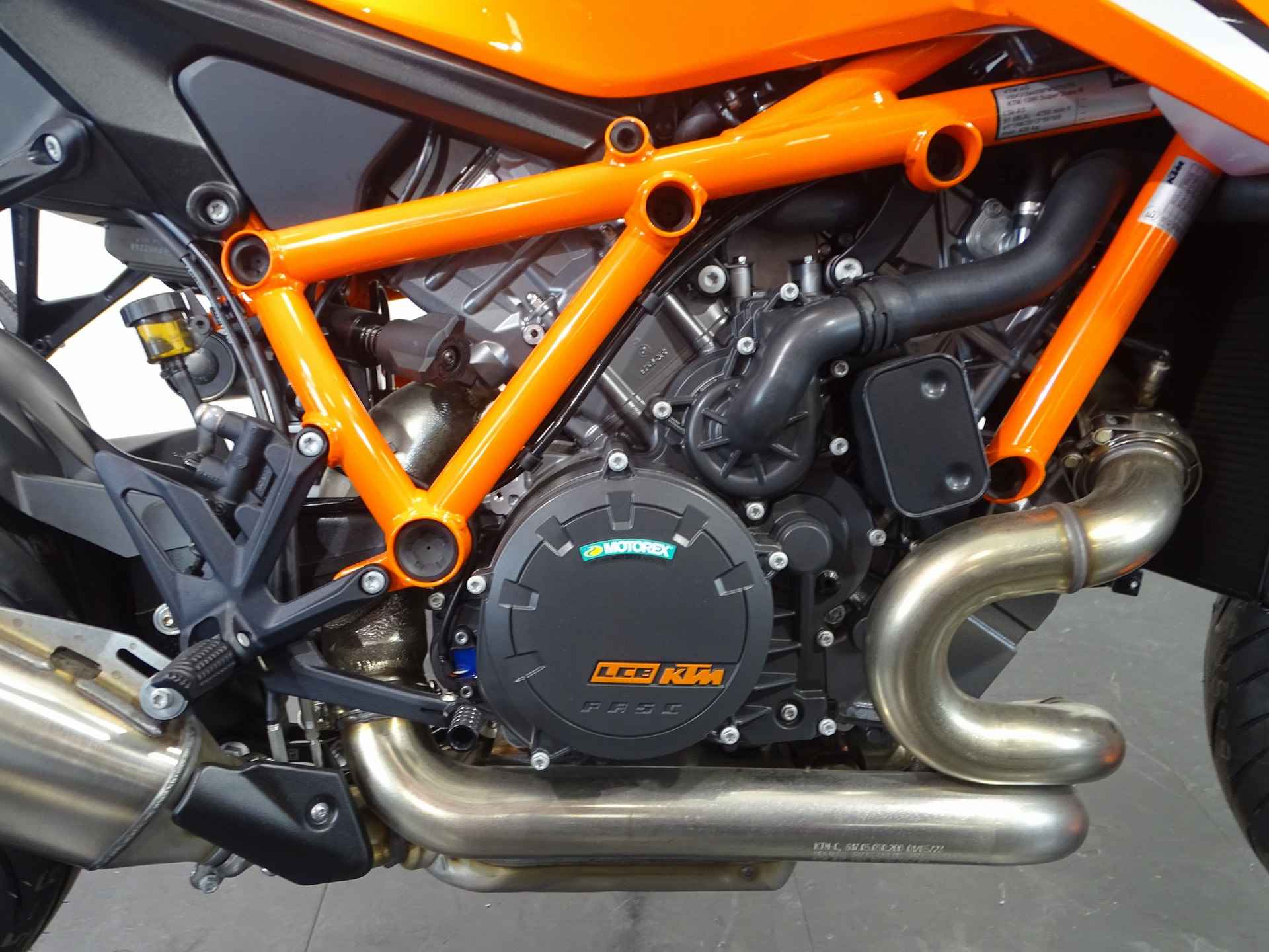 KTM 1290 SUPERDUKE R ABS - 6/7