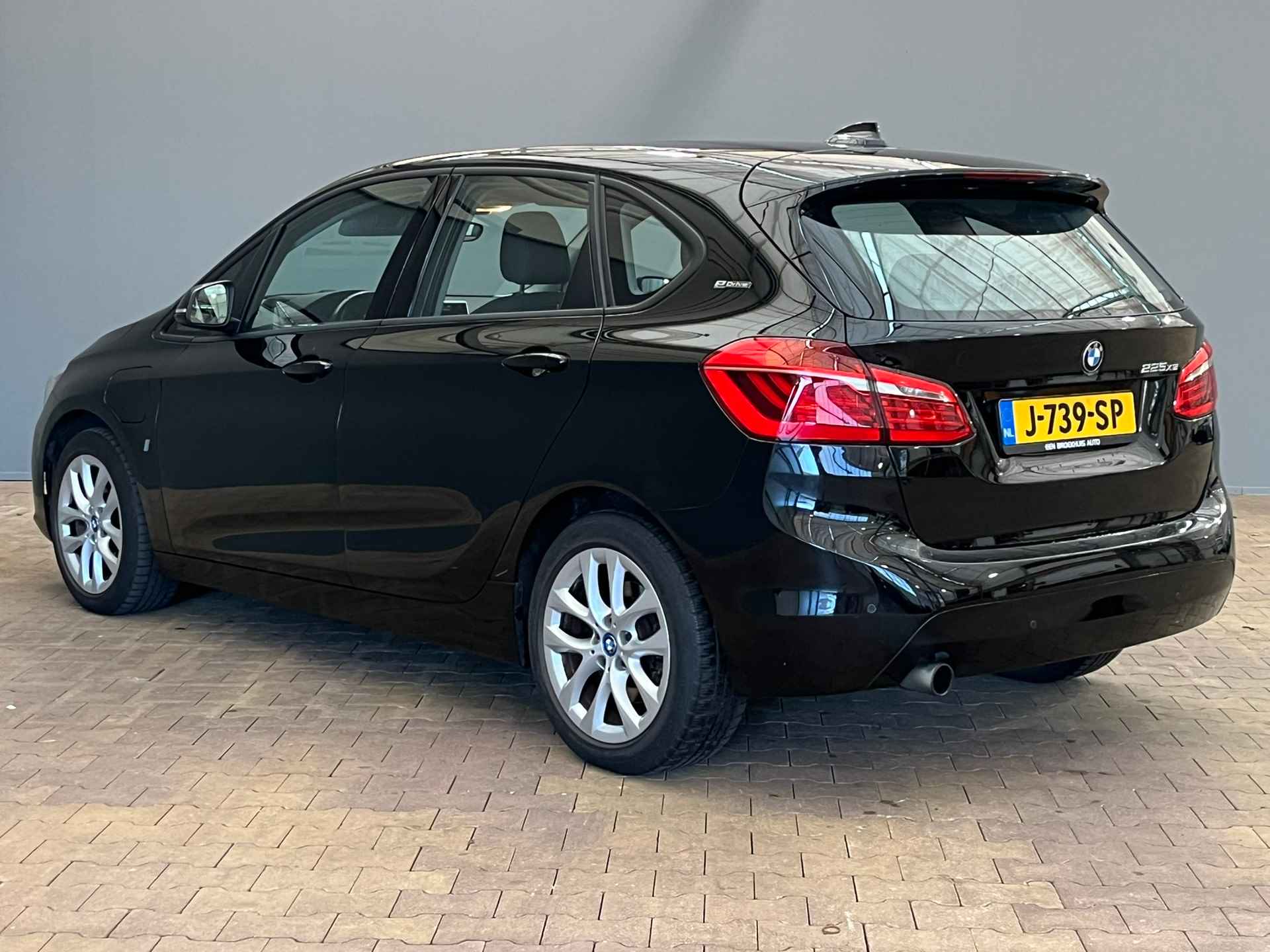 BMW 2-serie Active Tourer 225xe iPerformance | Automaat | Stoelverwarming | 16'' Lichtmetaal | Cruise | Navigatie | Parkeersensoren | LED | Clima | Bluetooth - 6/39