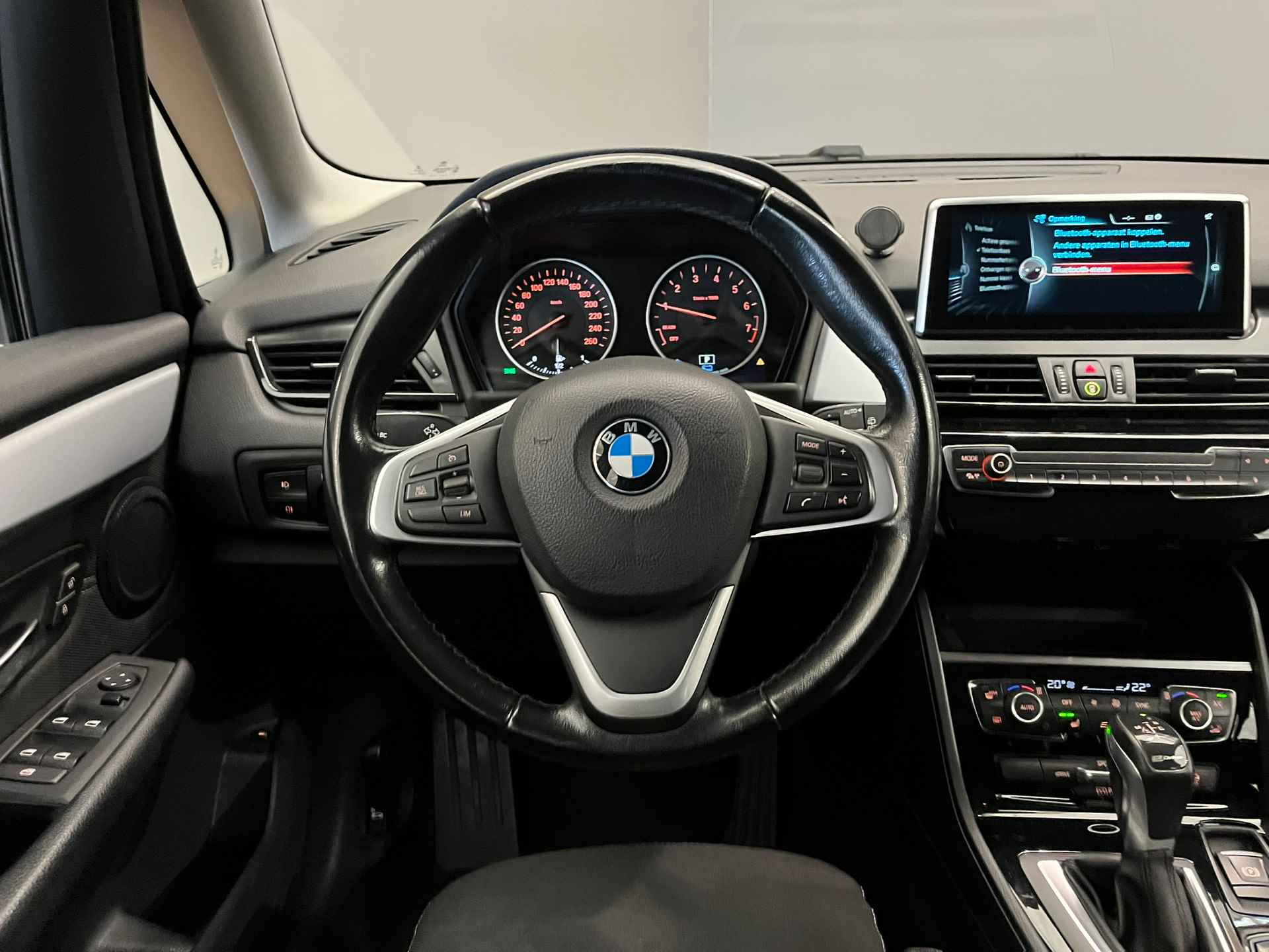 BMW 2-serie Active Tourer 225xe iPerformance | Automaat | Stoelverwarming | 16'' Lichtmetaal | Cruise | Navigatie | Parkeersensoren | LED | Clima | Bluetooth - 12/39