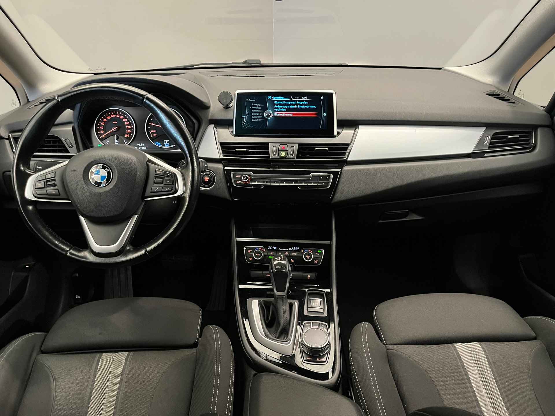 BMW 2-serie Active Tourer 225xe iPerformance | Automaat | Stoelverwarming | 16'' Lichtmetaal | Cruise | Navigatie | Parkeersensoren | LED | Clima | Bluetooth - 15/39