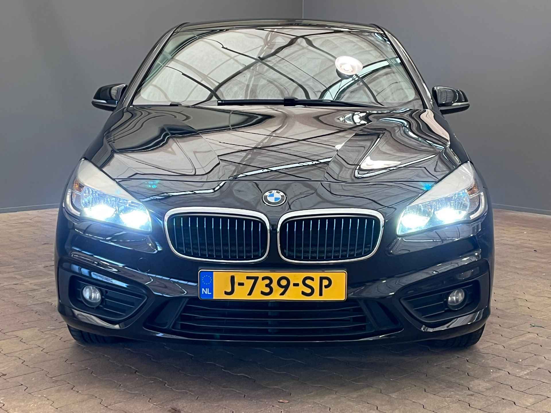 BMW 2-serie Active Tourer 225xe iPerformance | Automaat | Stoelverwarming | 16'' Lichtmetaal | Cruise | Navigatie | Parkeersensoren | LED | Clima | Bluetooth - 36/39