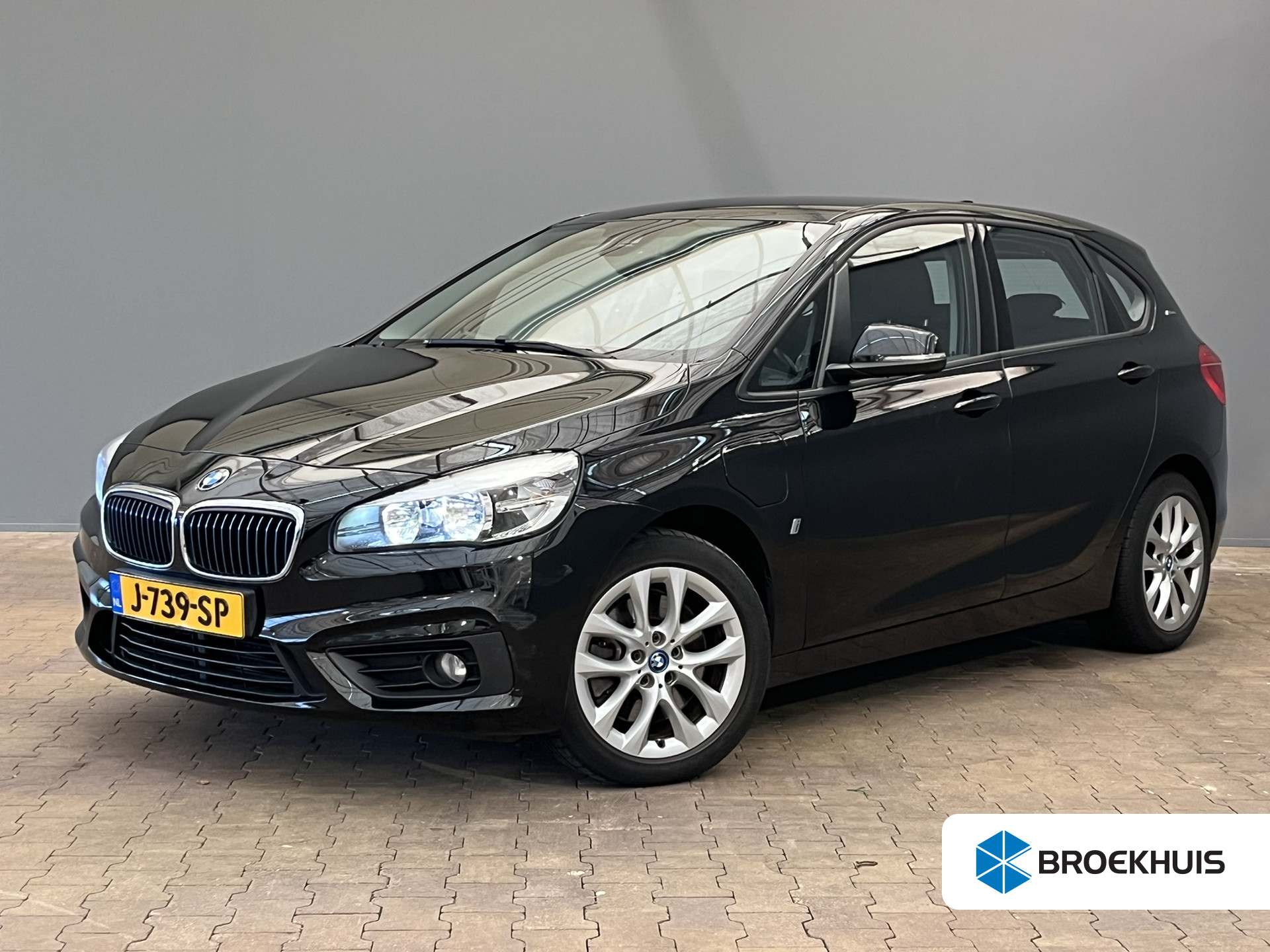 BMW 2-serie Active Tourer 225xe iPerformance | Automaat | Stoelverwarming | 16'' Lichtmetaal | Cruise | Navigatie | Parkeersensoren | LED | Clima | Bluetooth