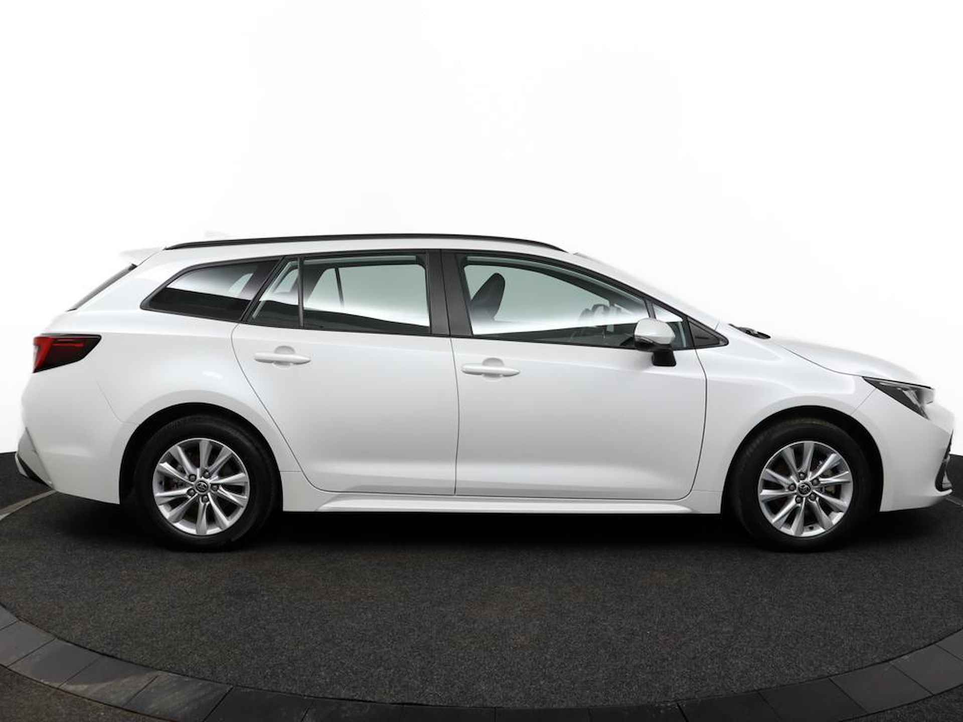 Toyota Corolla Touring Sports Hybrid 140 Active | Climate control | Parkeercamera | Apple carplay Android auto | - 13/49