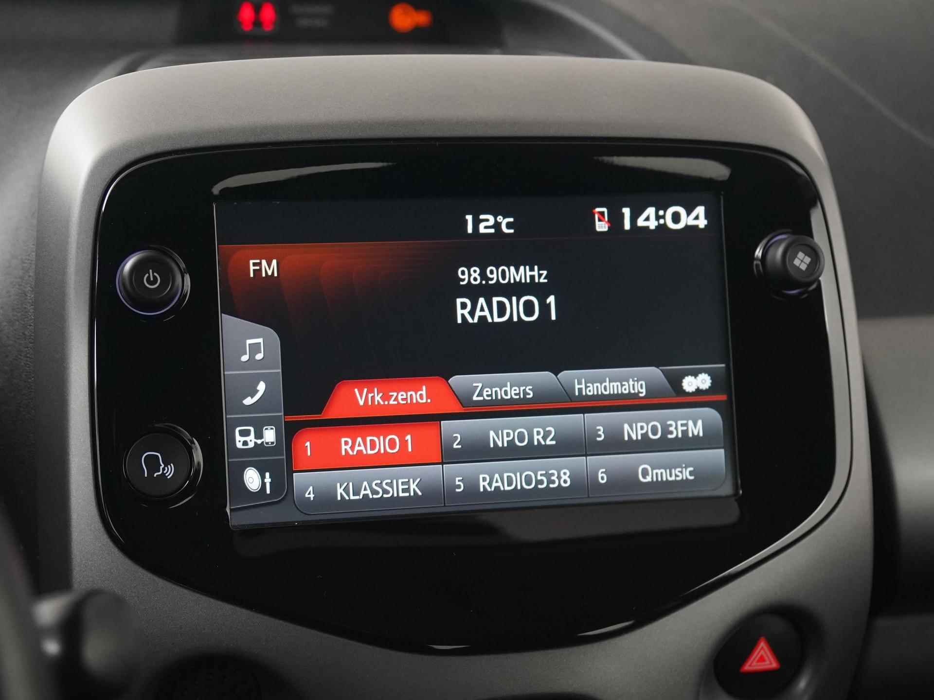 Toyota Aygo 1.0 VVT-i x-play limited | Camera | Apple/Android Carplay | Zondag Open! - 13/32