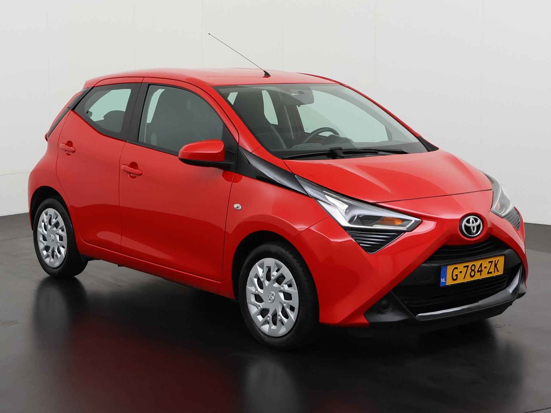 Toyota Aygo 1.0 VVT-i x-play limited | Camera | Apple/Android Carplay | Zondag Open! - 30/32