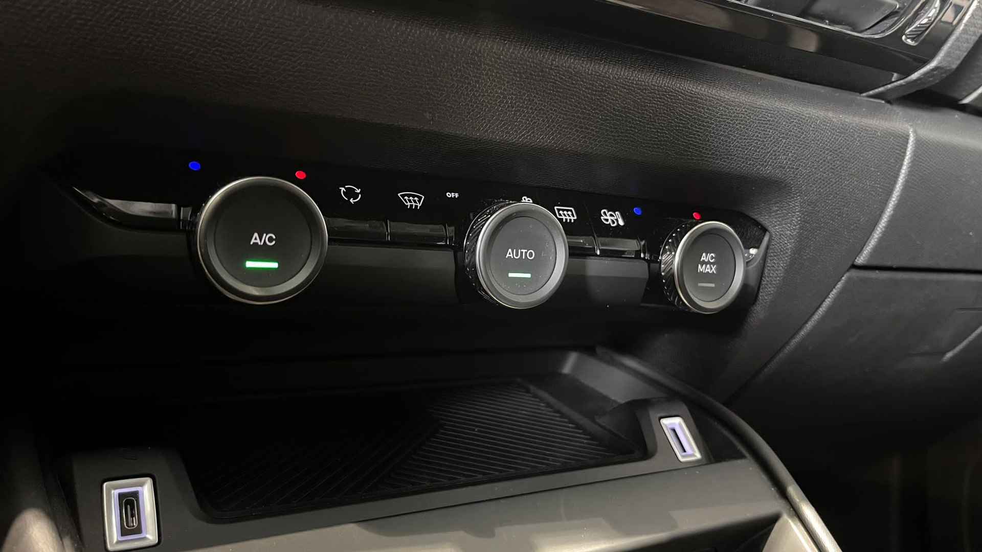 Citroen Ë-C4 Shine 50 kWh | Navigatie | Camera | Apple Carplay/Android Auto - 19/31