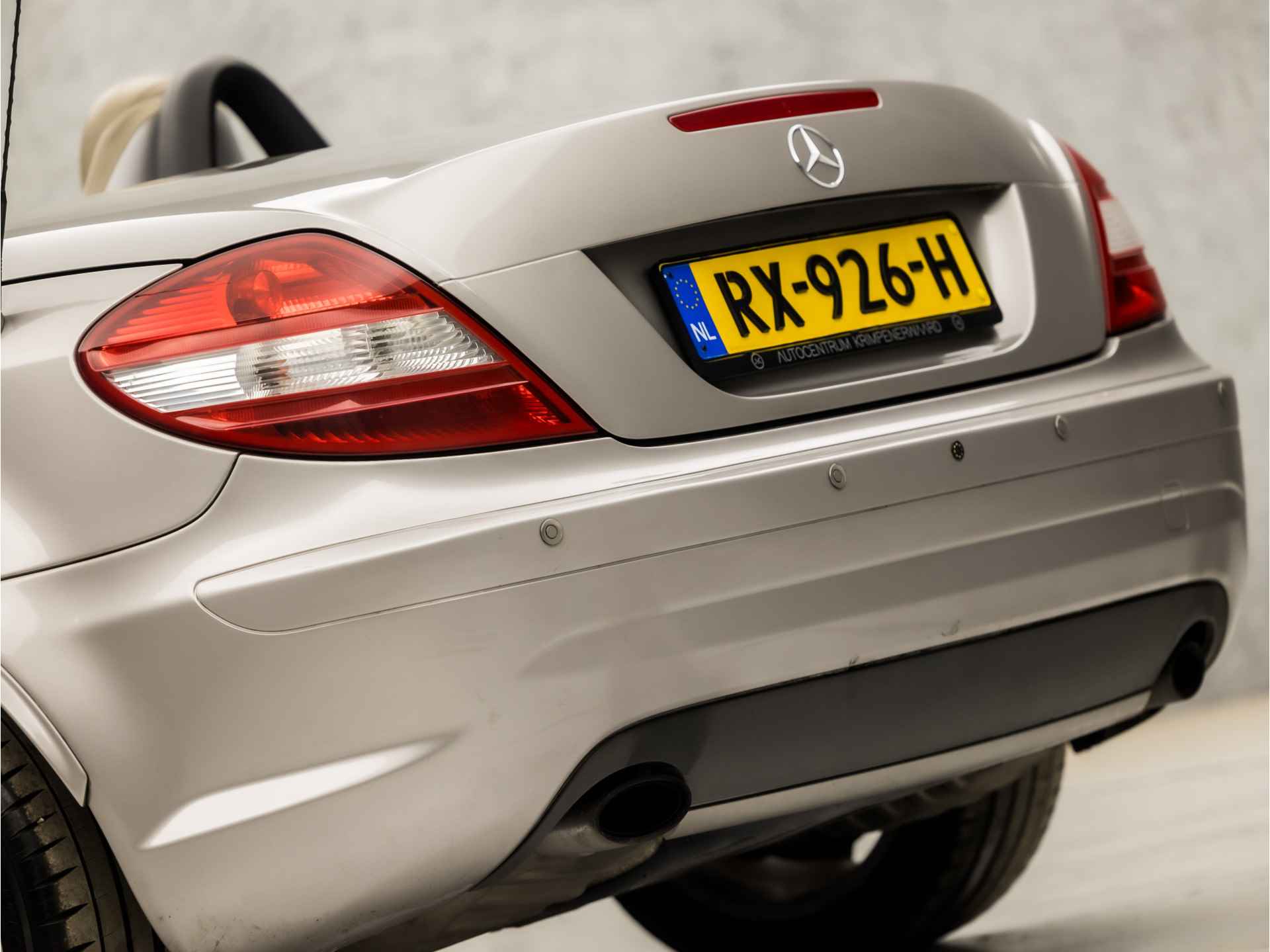 Mercedes-Benz SLK 200 K. Sport 164Pk Automaat (YOUNGTIMER, NAVIGATIE, STOELVERWARMING, LEDEREN SPORTSTOELEN, CRUISE, BLUETOOTH, XENON, PARKEERSENSOREN, NIEUWE APK, NIEUWSTAAT) - 16/29