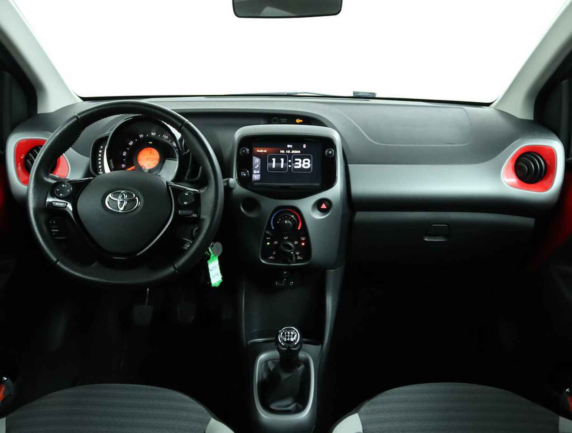 Toyota Aygo 1.0 VVT-i x-play limited | Airco | Centrale vergrendeling | Bluetooth| Achteruitrijcamera | - 4/47