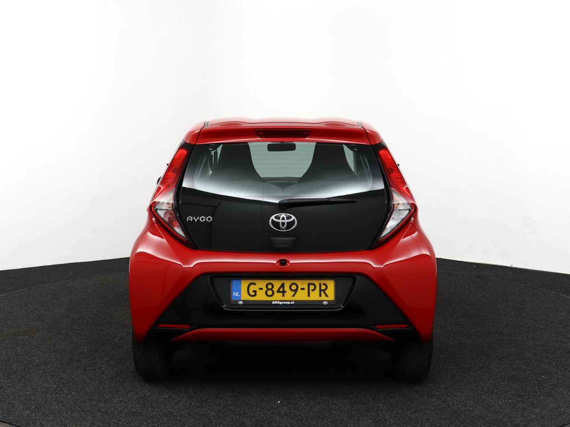 Toyota Aygo 1.0 VVT-i x-play limited | Airco | Centrale vergrendeling | Bluetooth| Achteruitrijcamera | - 33/47