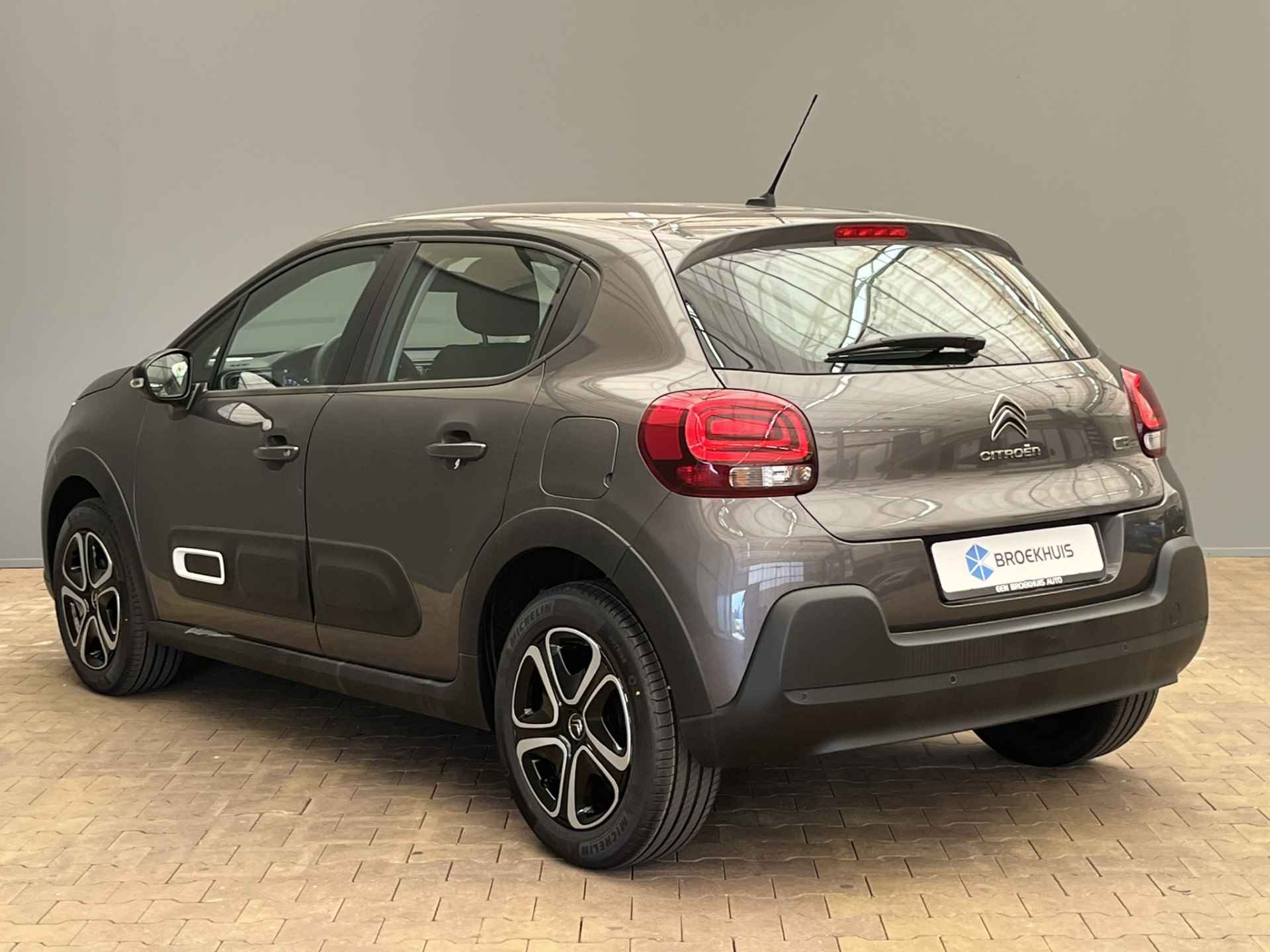 Citroën C3 1.2 82 pk S&S Plus | € 4.154,- Voorraad Voordeel | Navigatie | DAB+ | Parkeersensoren | Cruise | Clima | Led dagrij | Rijstrooksensor | Carplay | Bluetooth | Touchscreen | - 4/26