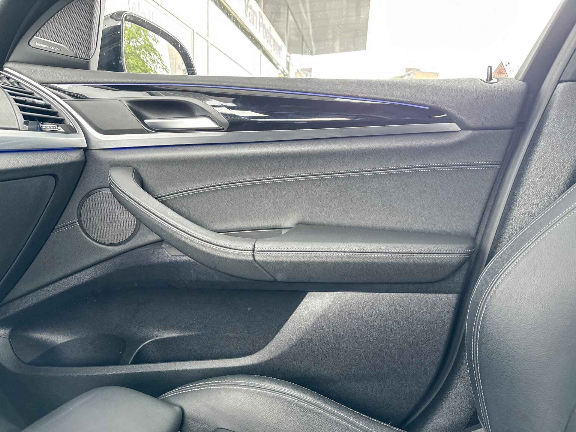 BMW X4 xDrive20i High Executive M-Sport 20 Inch / Head Up Display / Comfort Acces / Getinte Ramen / Dimmende Binnen & Buitenspiegels / Electrisch Verstelbare Voorstoelen / Driving Assistant / Parking Assistant Plus / Harman Kardon - 14/23