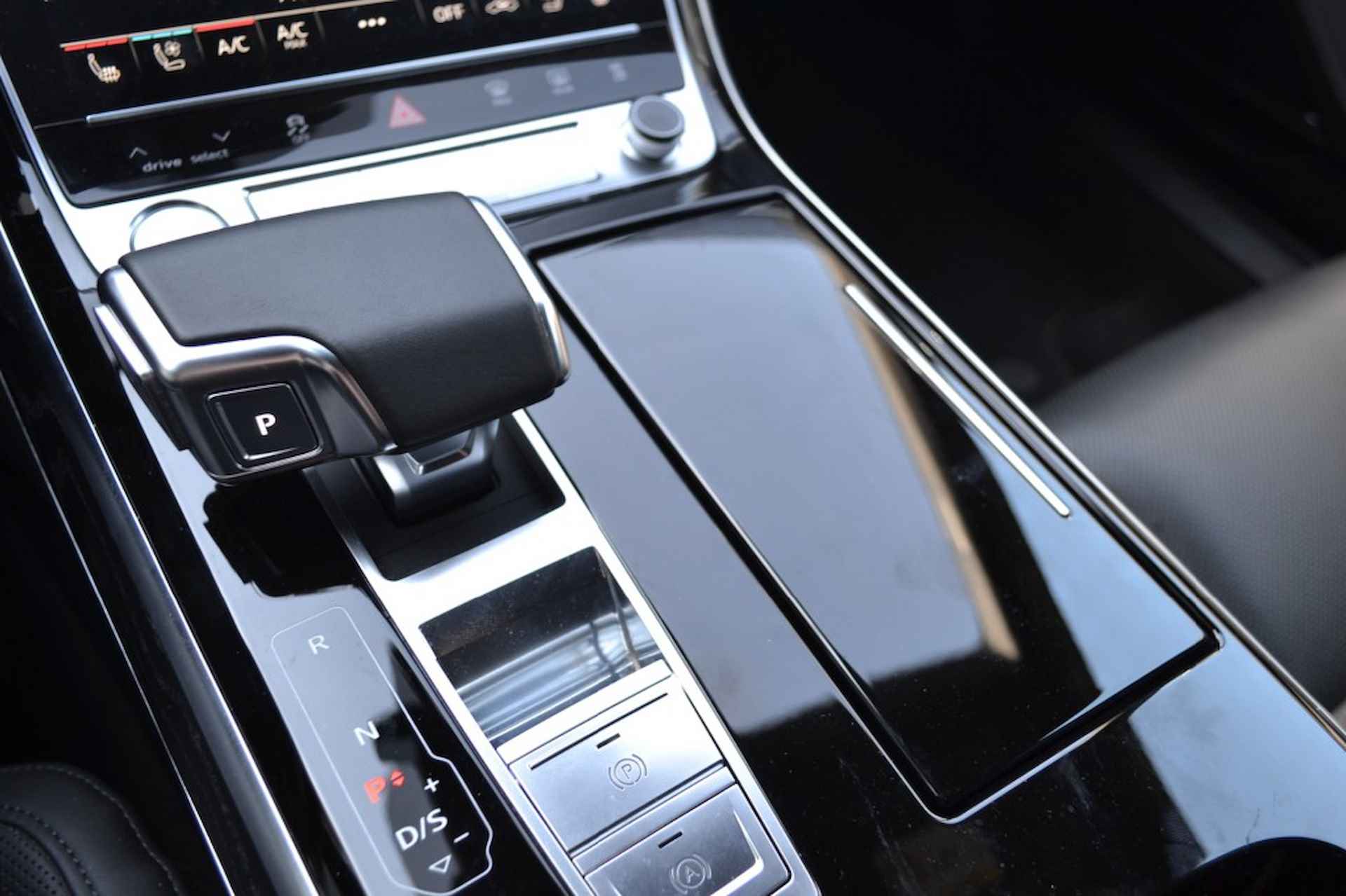 AUDI A8 50 TDI Quattro Massage - Head Up - Bang Olufsen - 17/22